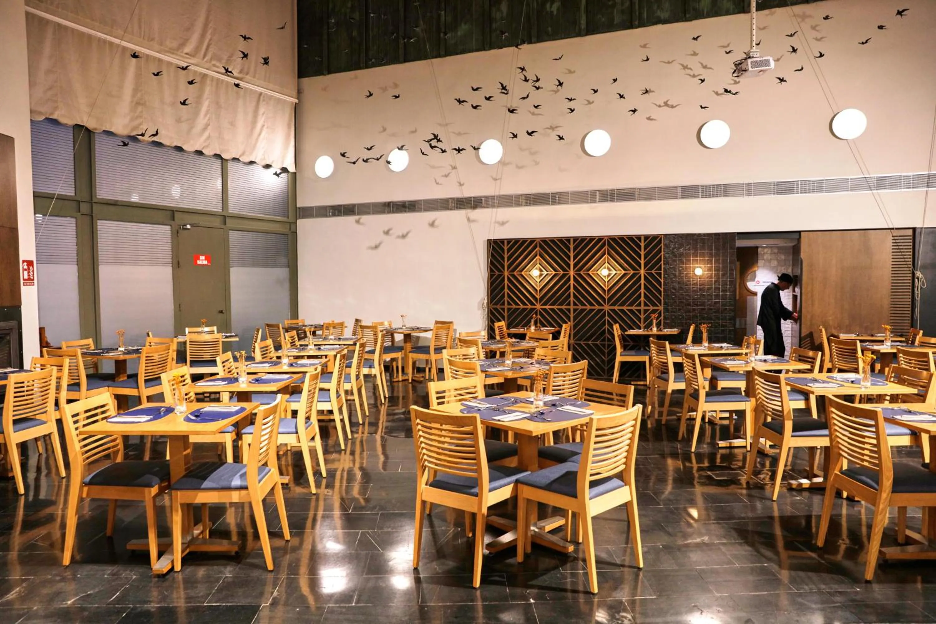 Restaurant/places to eat in Hotel Bécquer