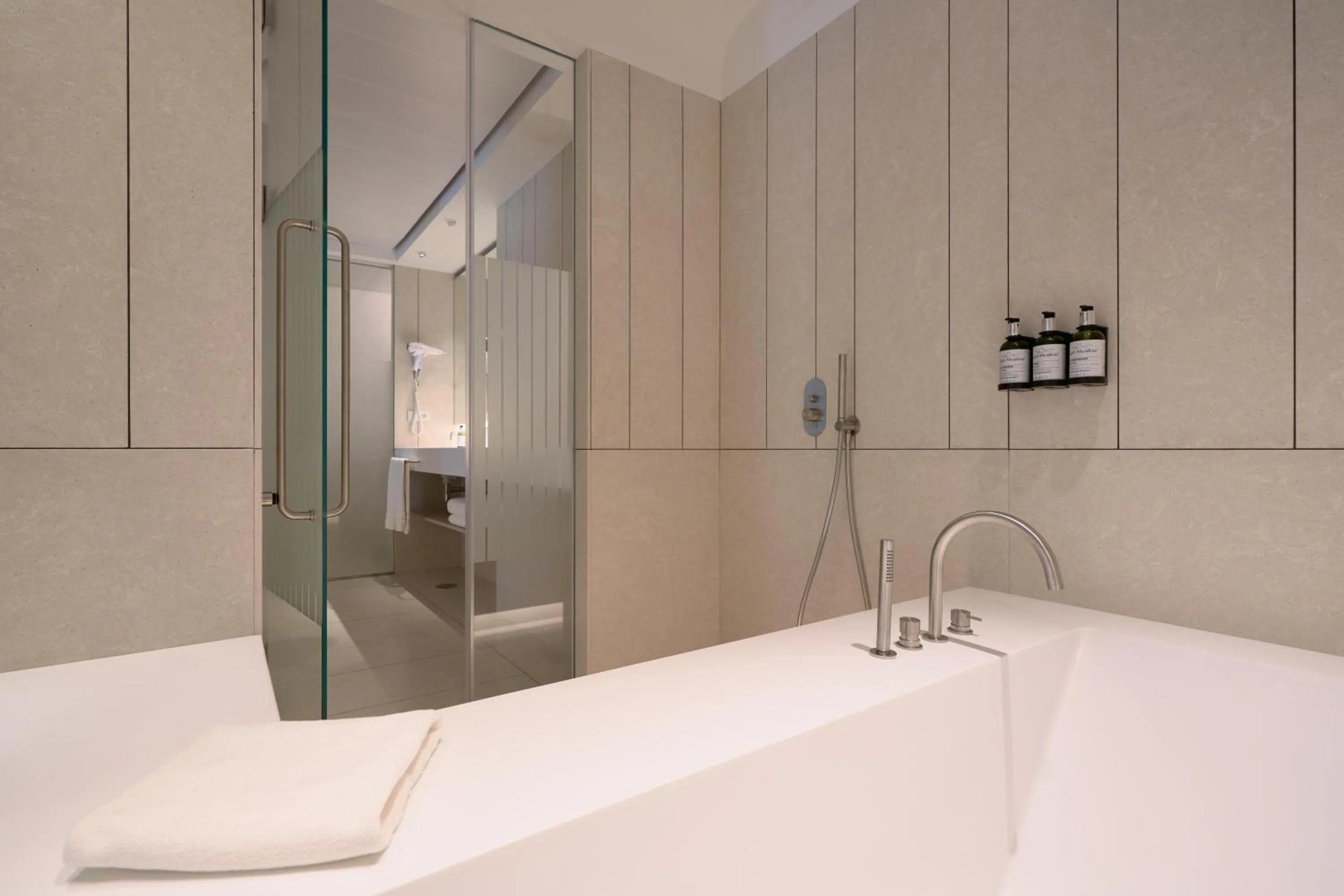 Bathroom in Hotel Bécquer