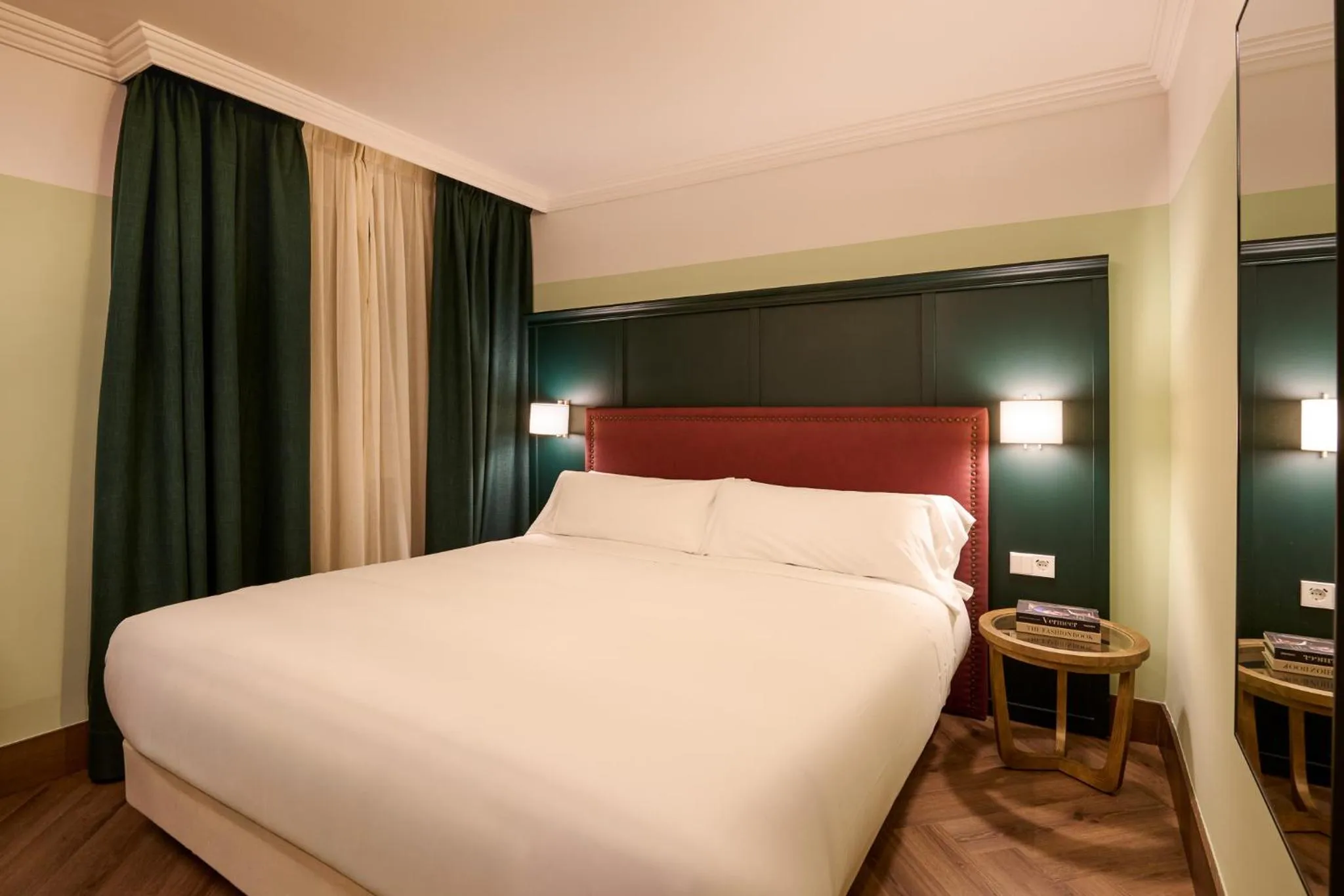 Bed in Honest Granada Hotel