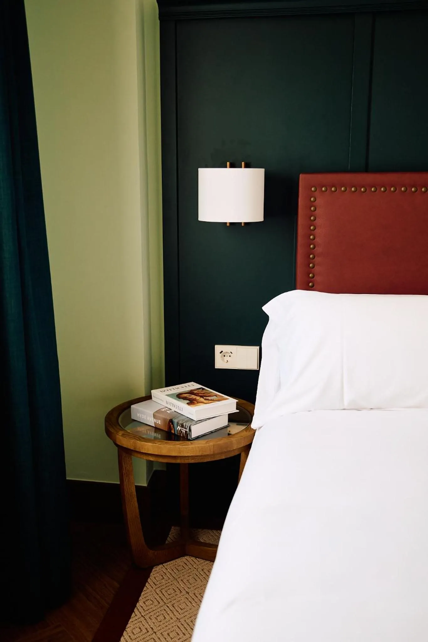 Bed in Honest Granada Hotel