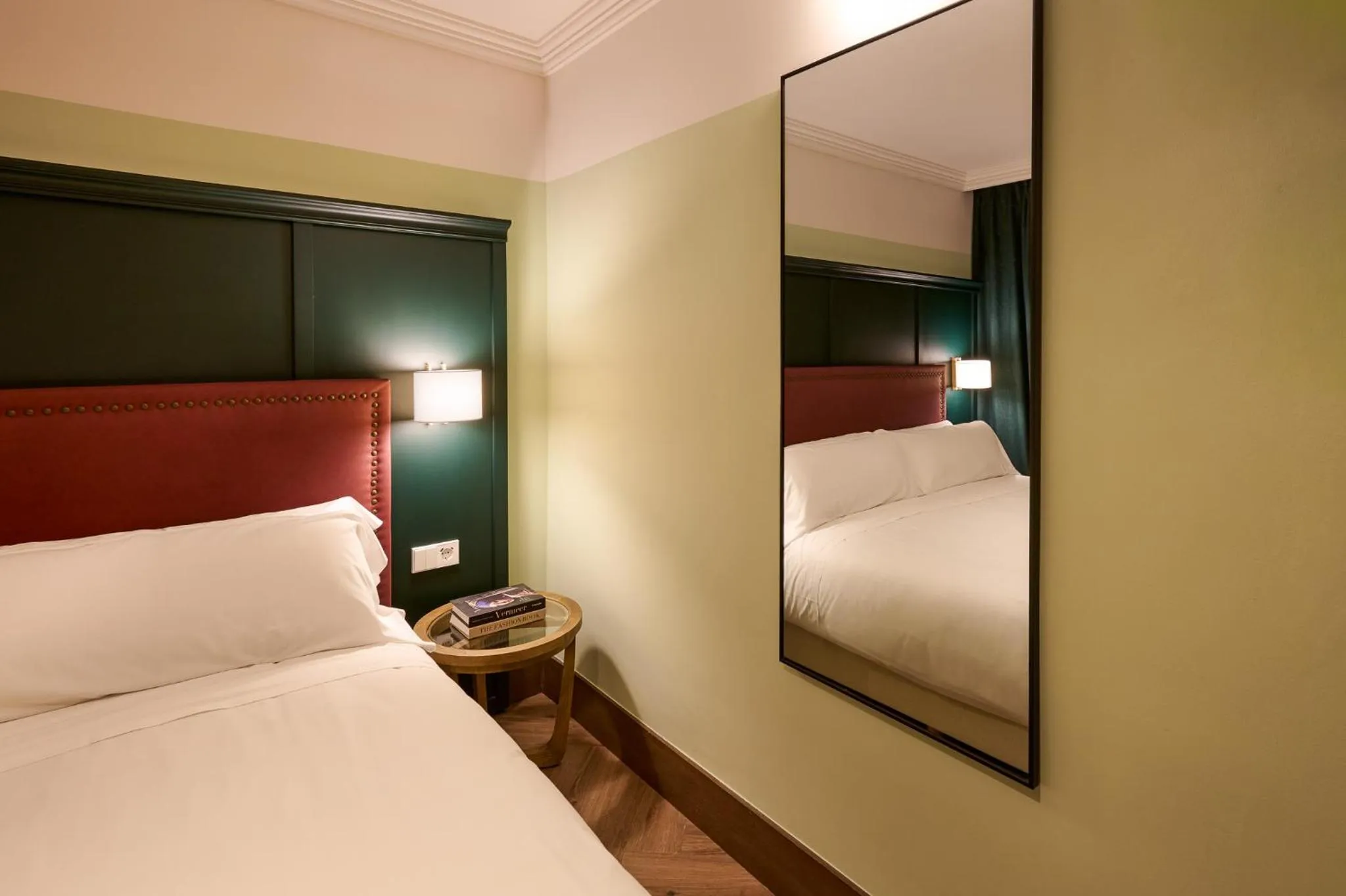 Bed in Honest Granada Hotel