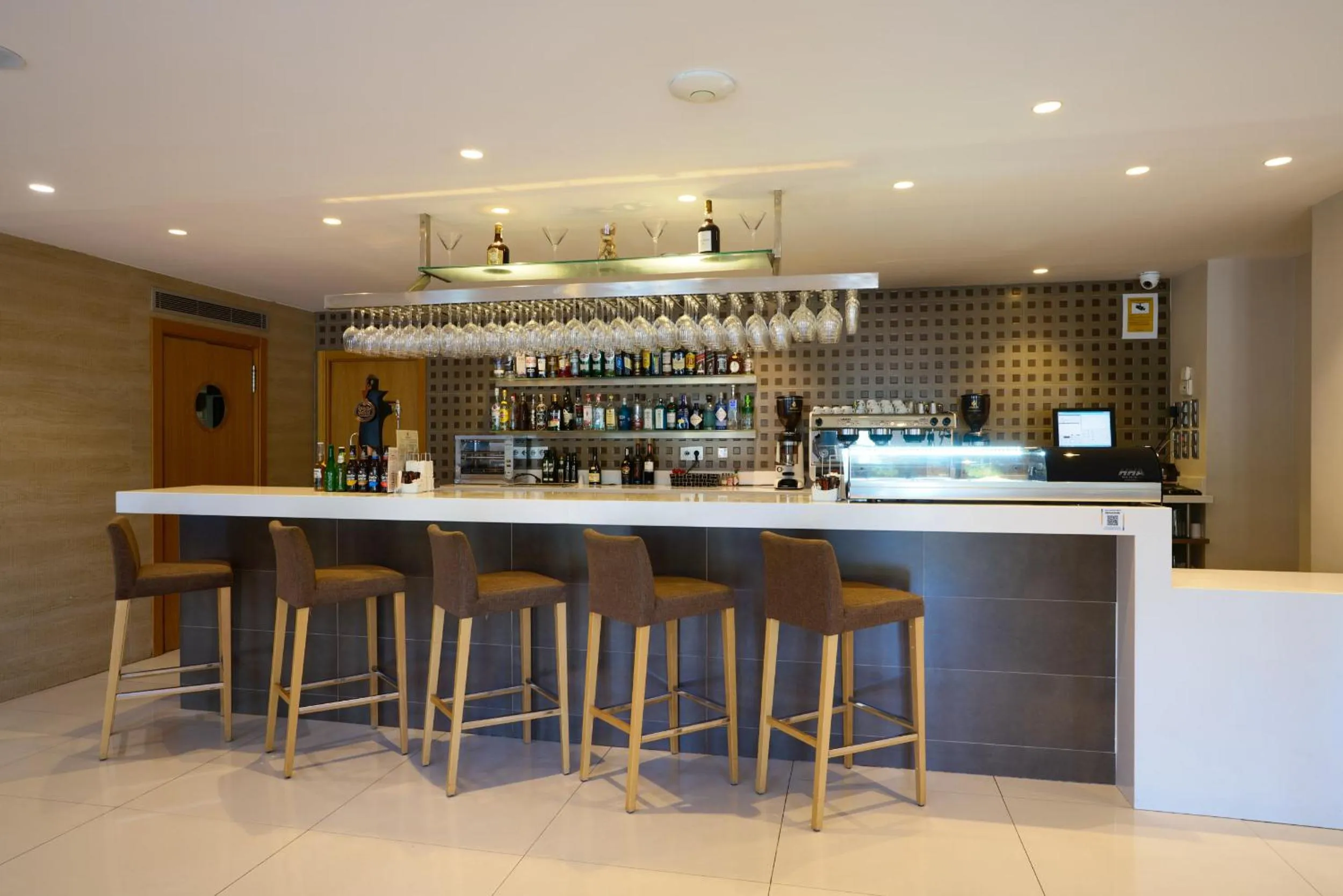 Lounge or bar in M.A. Hotel Sevilla Congresos