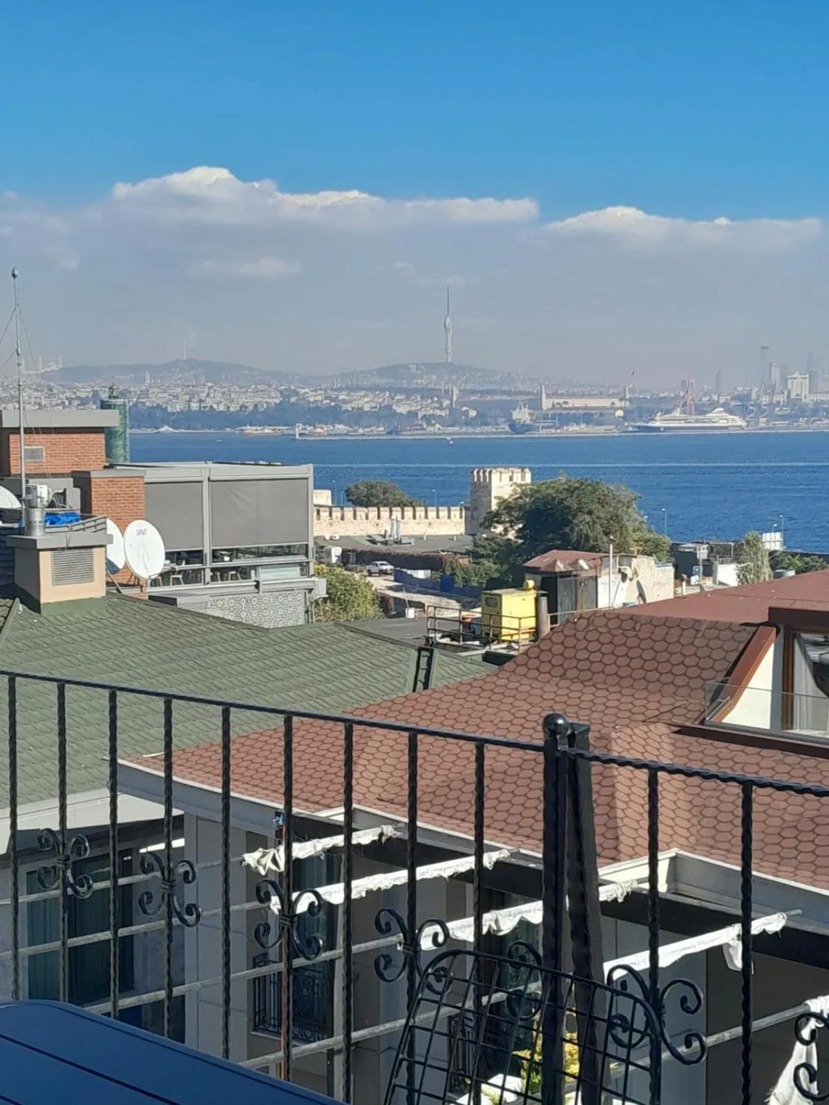 Balcony/Terrace in Hodegon Suite Hotel