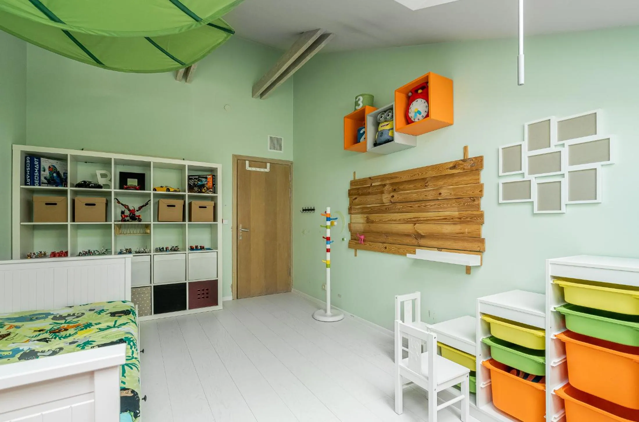 Kids's club in Grey House