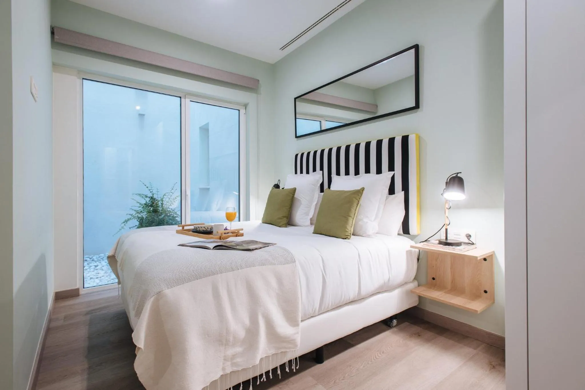 Bedroom, Bed in Sercotel Sevilla Guadalquivir Suites