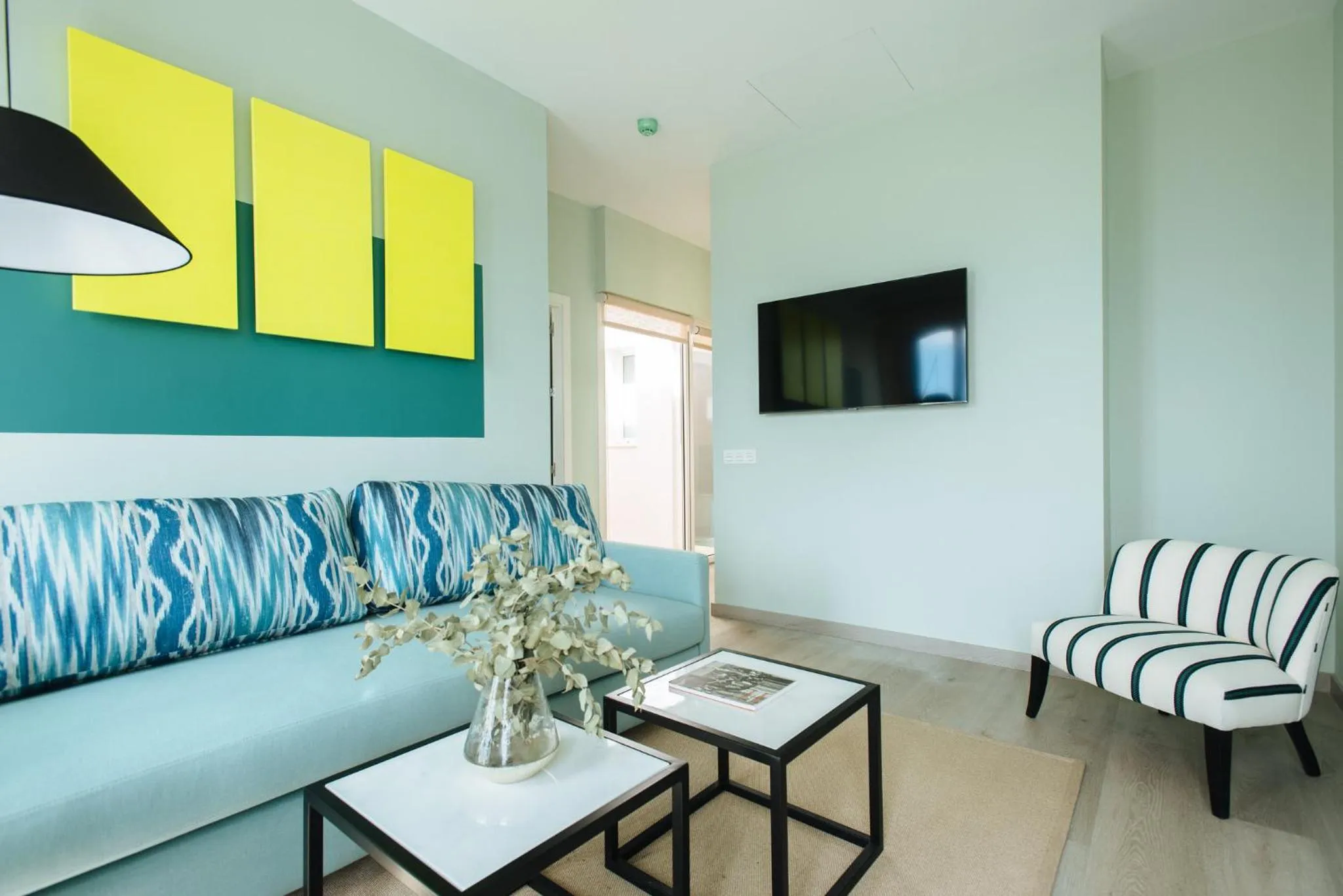 Food and drinks in Sercotel Sevilla Guadalquivir Suites