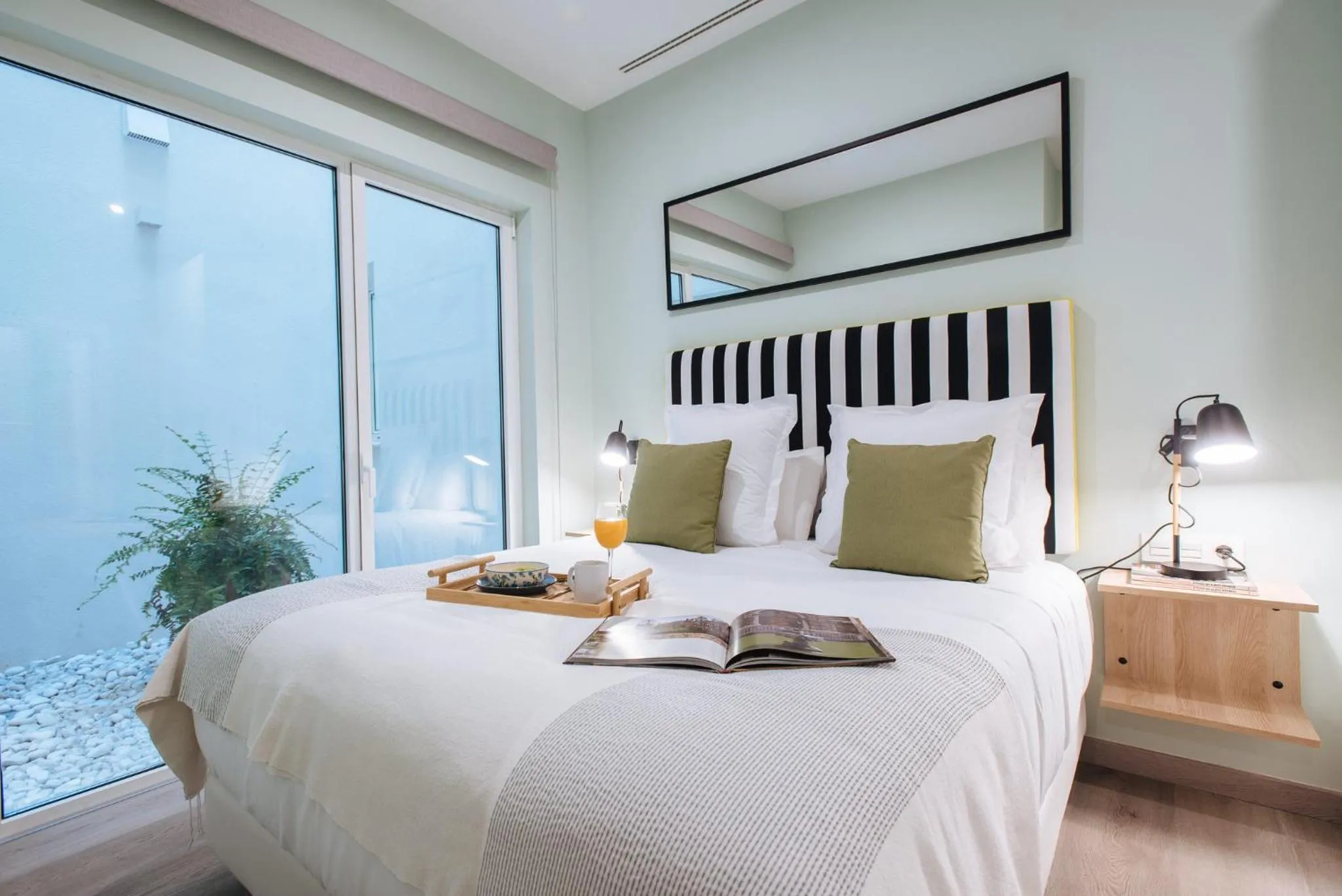 Bedroom, Bed in Sercotel Sevilla Guadalquivir Suites