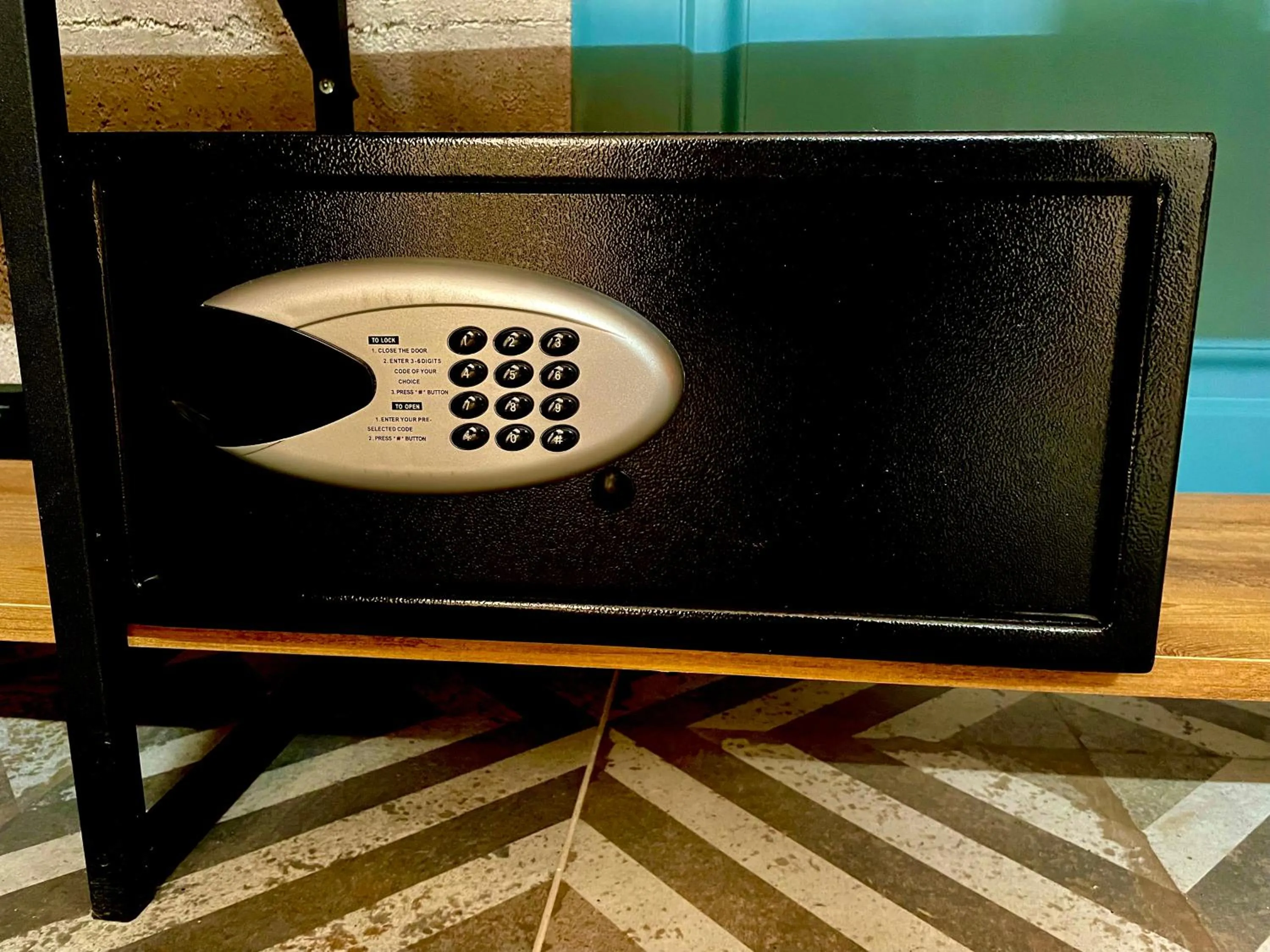 safe in Mates Port Hotel