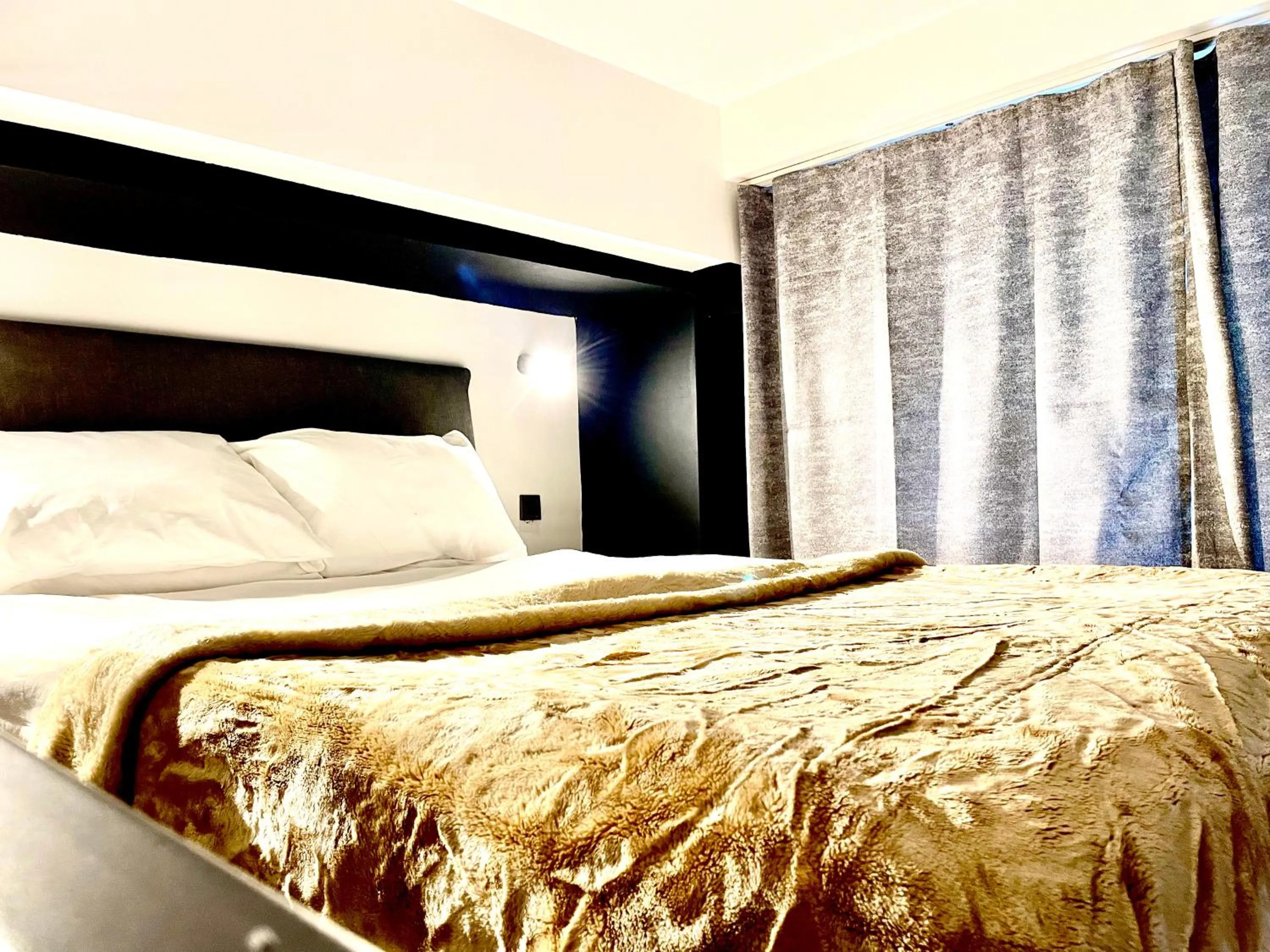 Bedroom, Bed in Mates Port Hotel