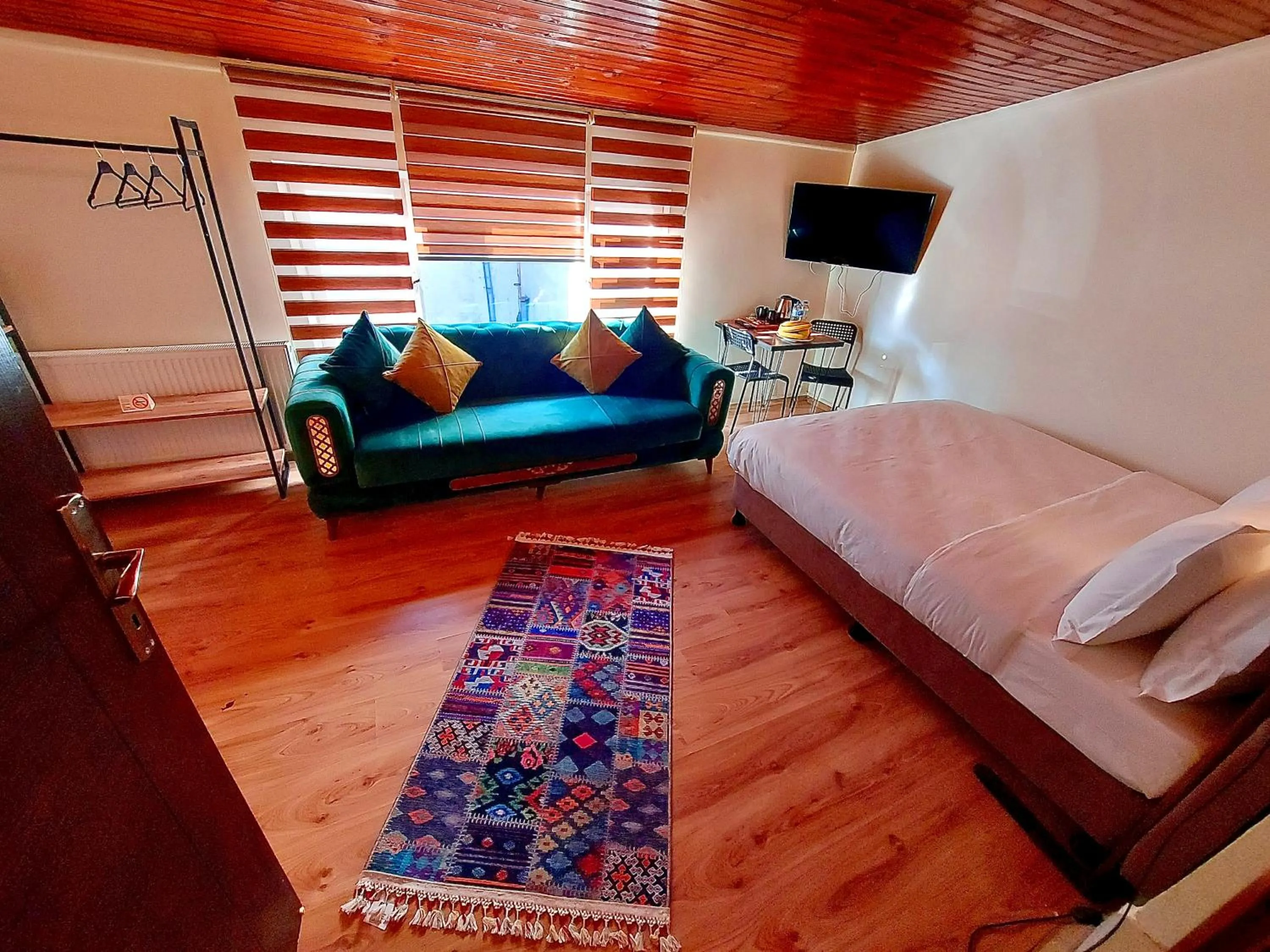 Bed in Mates Port Hotel