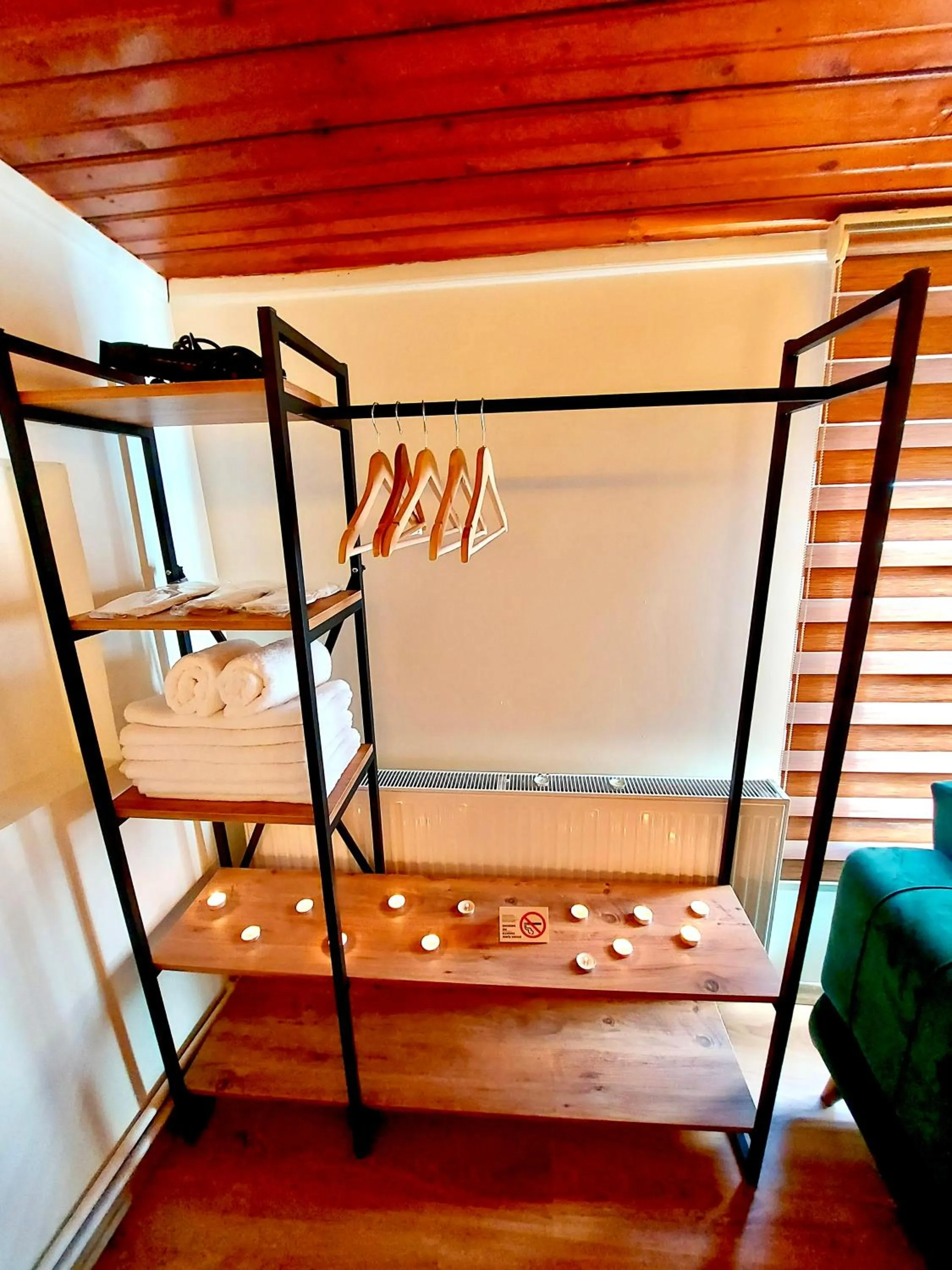 wardrobe, Bed in Mates Port Hotel