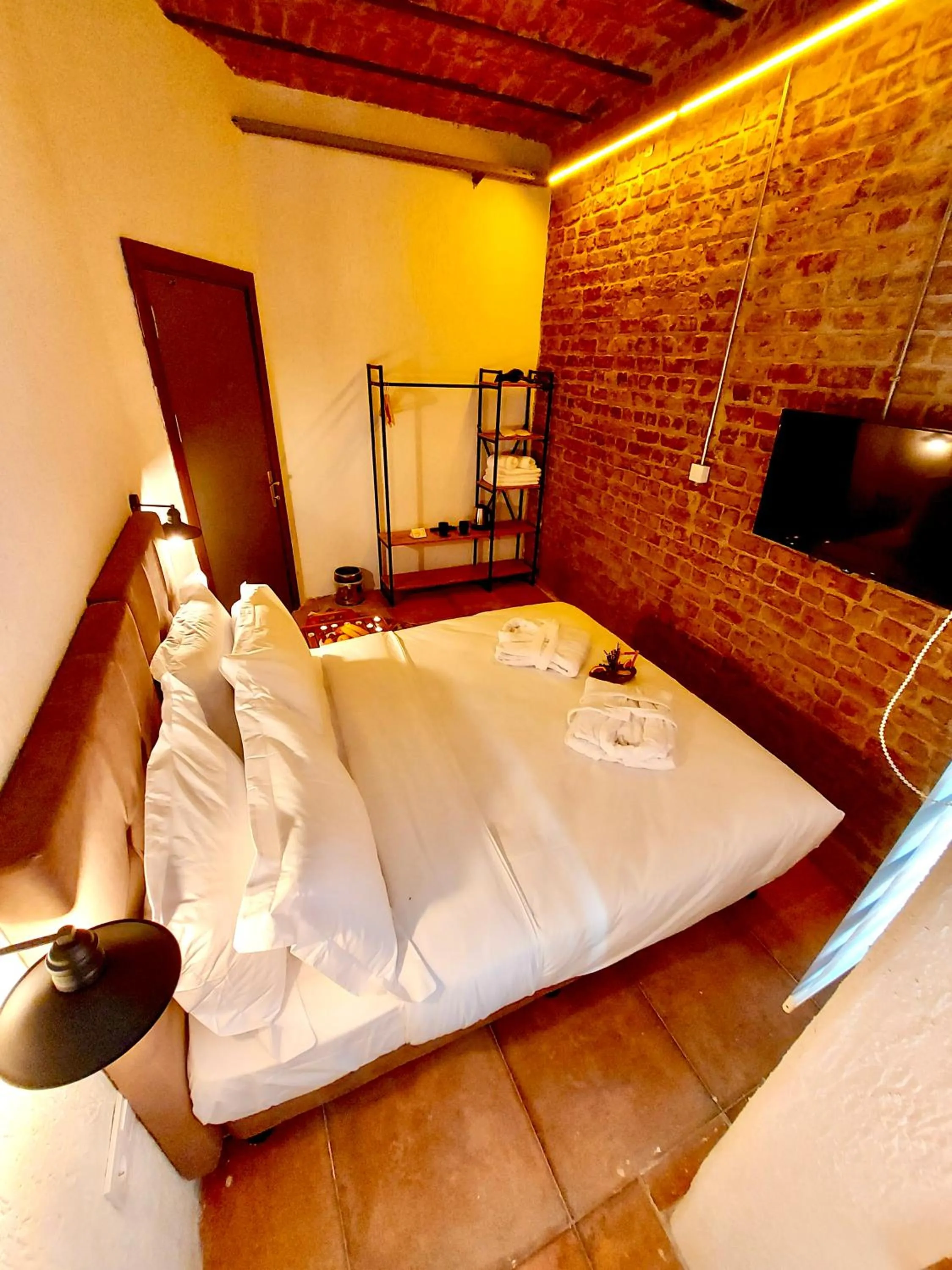 Bed in Mates Port Hotel