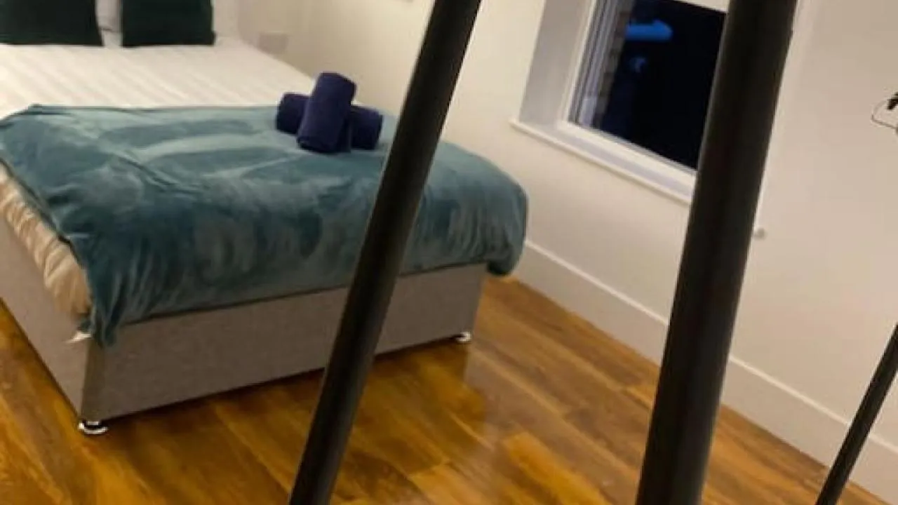 Other, Bed in De Parys Serviced Flat in Bedford 4