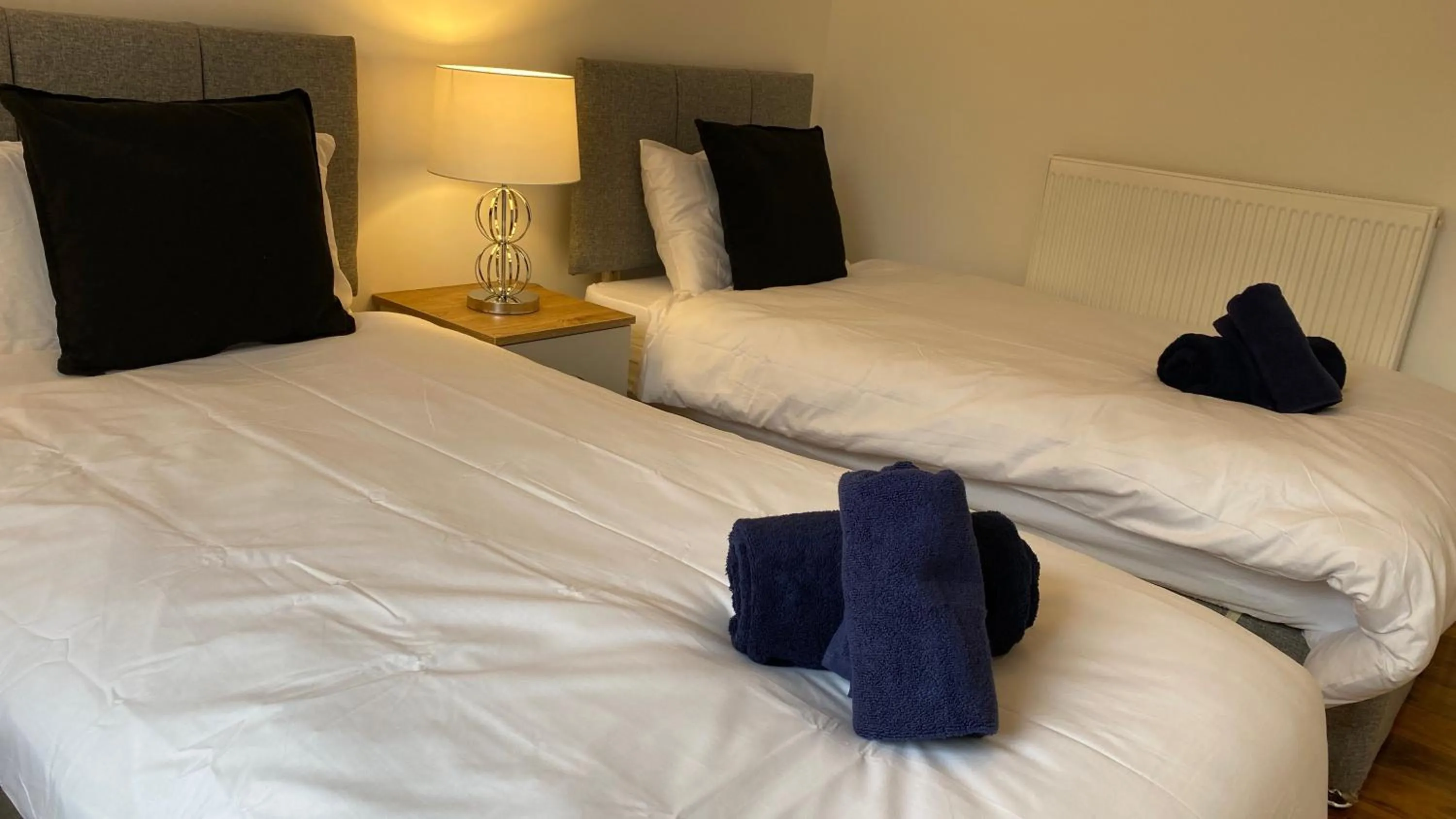 Other, Bed in De Parys Serviced Flat in Bedford 4