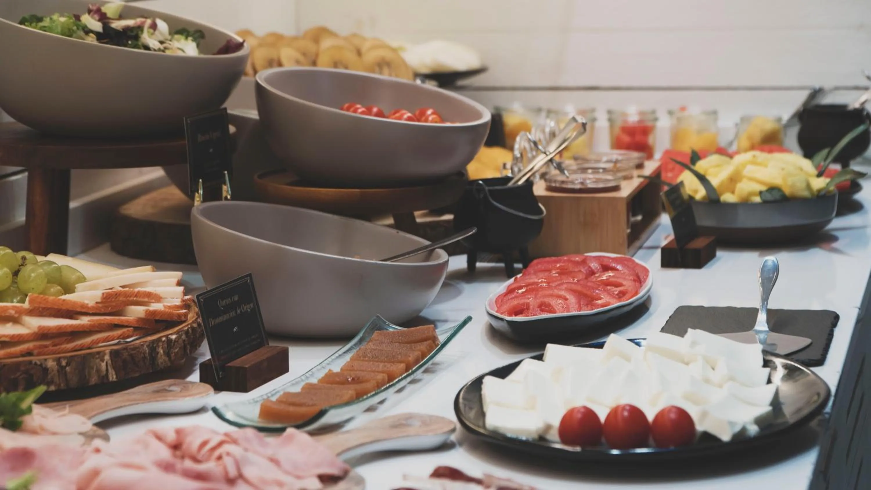 Buffet breakfast in Zenit Conde de Orgaz