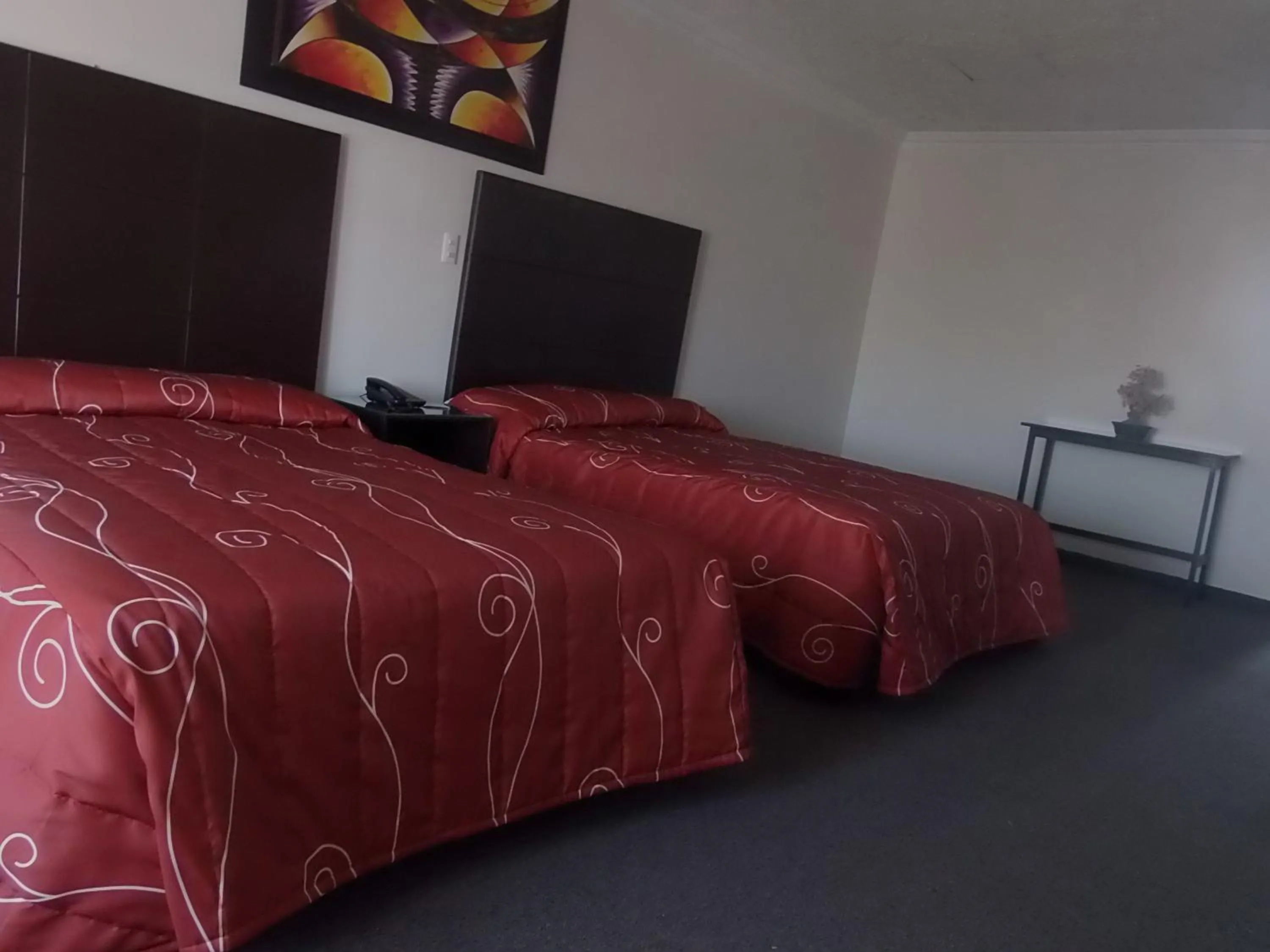 Bedroom in Hotel Raldos Inn