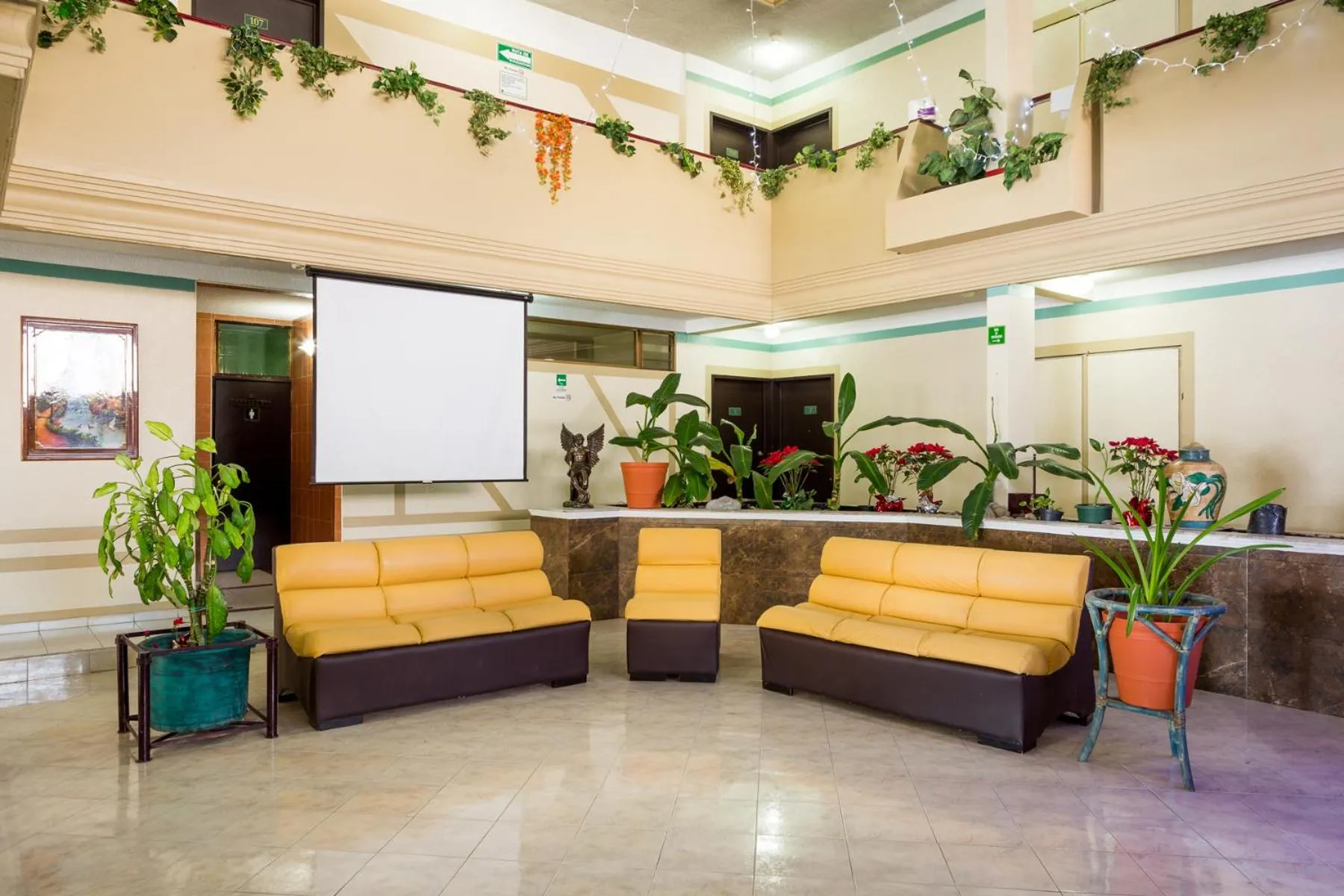 Living room in Hotel Raldos Inn