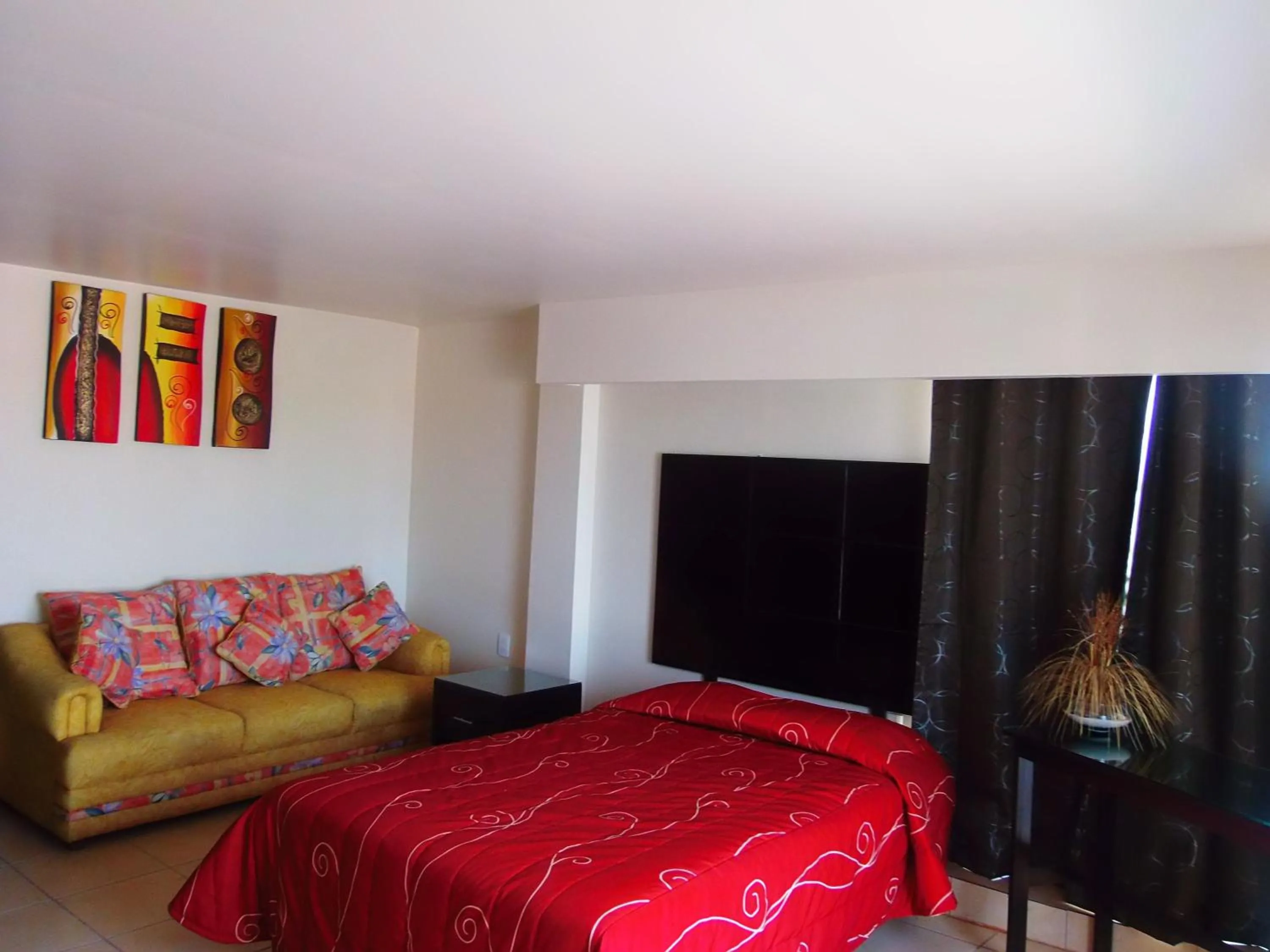 Bedroom in Hotel Raldos Inn