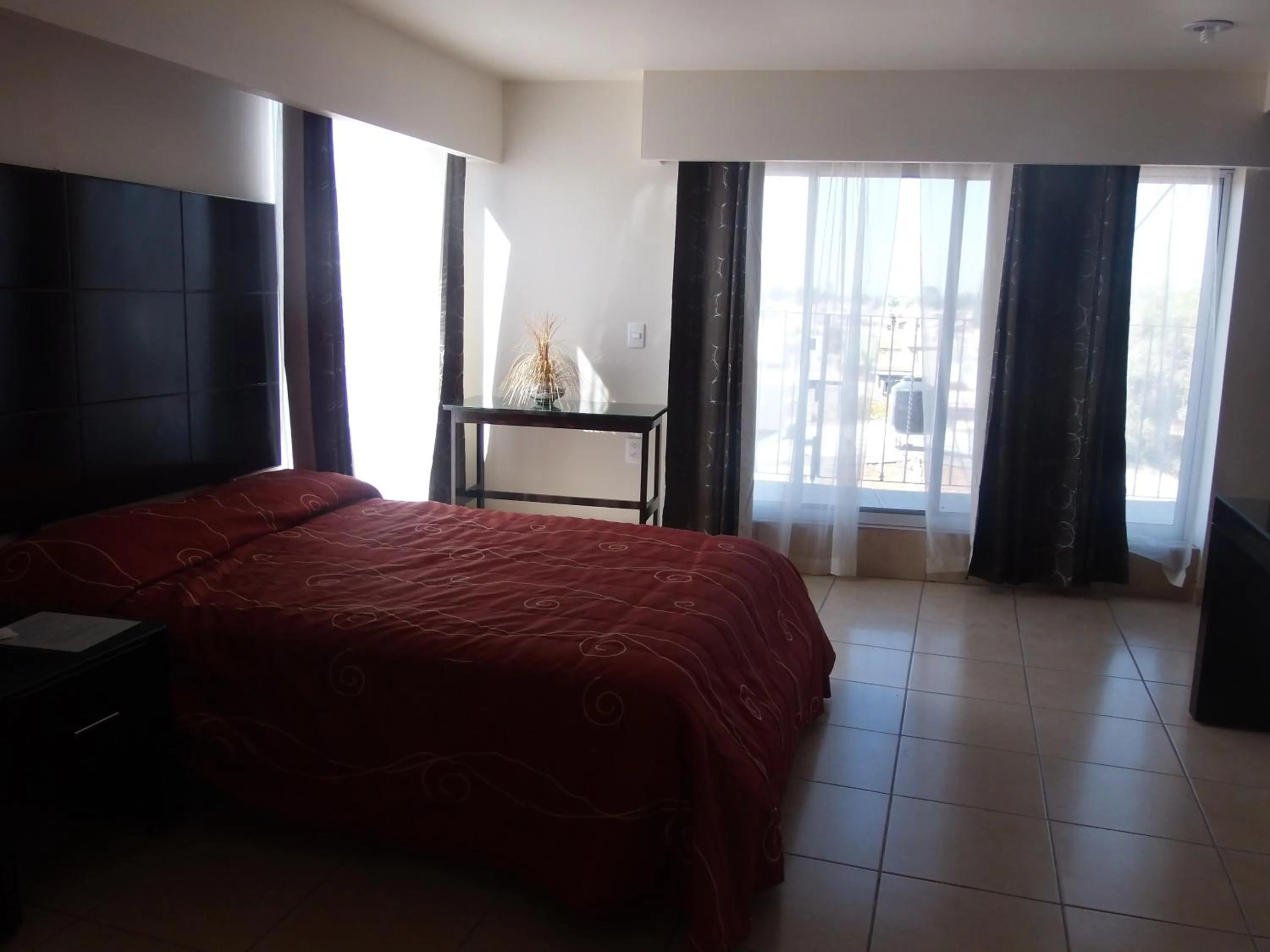 Bedroom in Hotel Raldos Inn