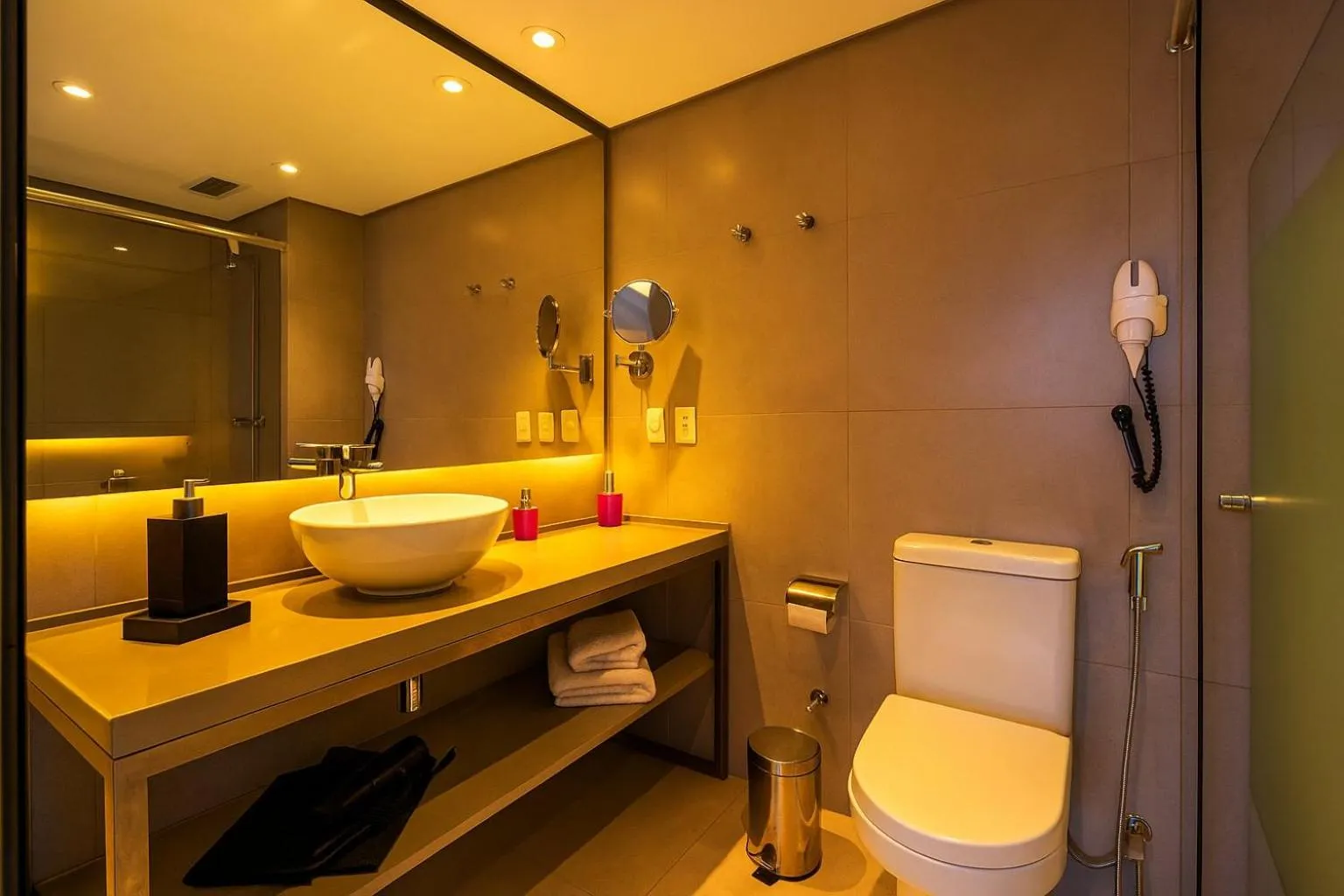 ELEGANCE SUÍTES IBIRAPUERA