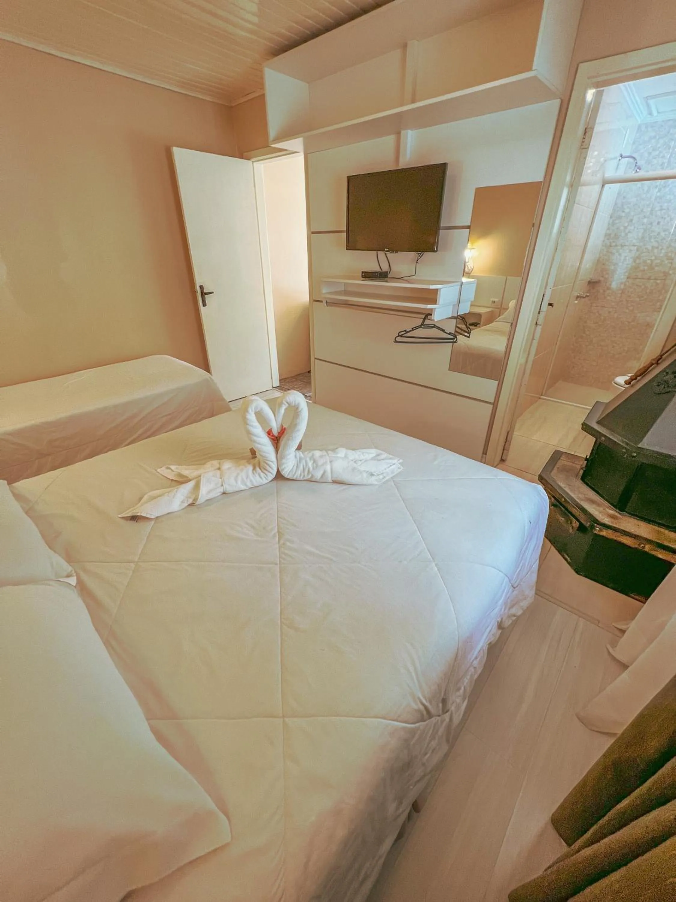 Bedroom, Bed in Pousada Cabanas Rota do Sol