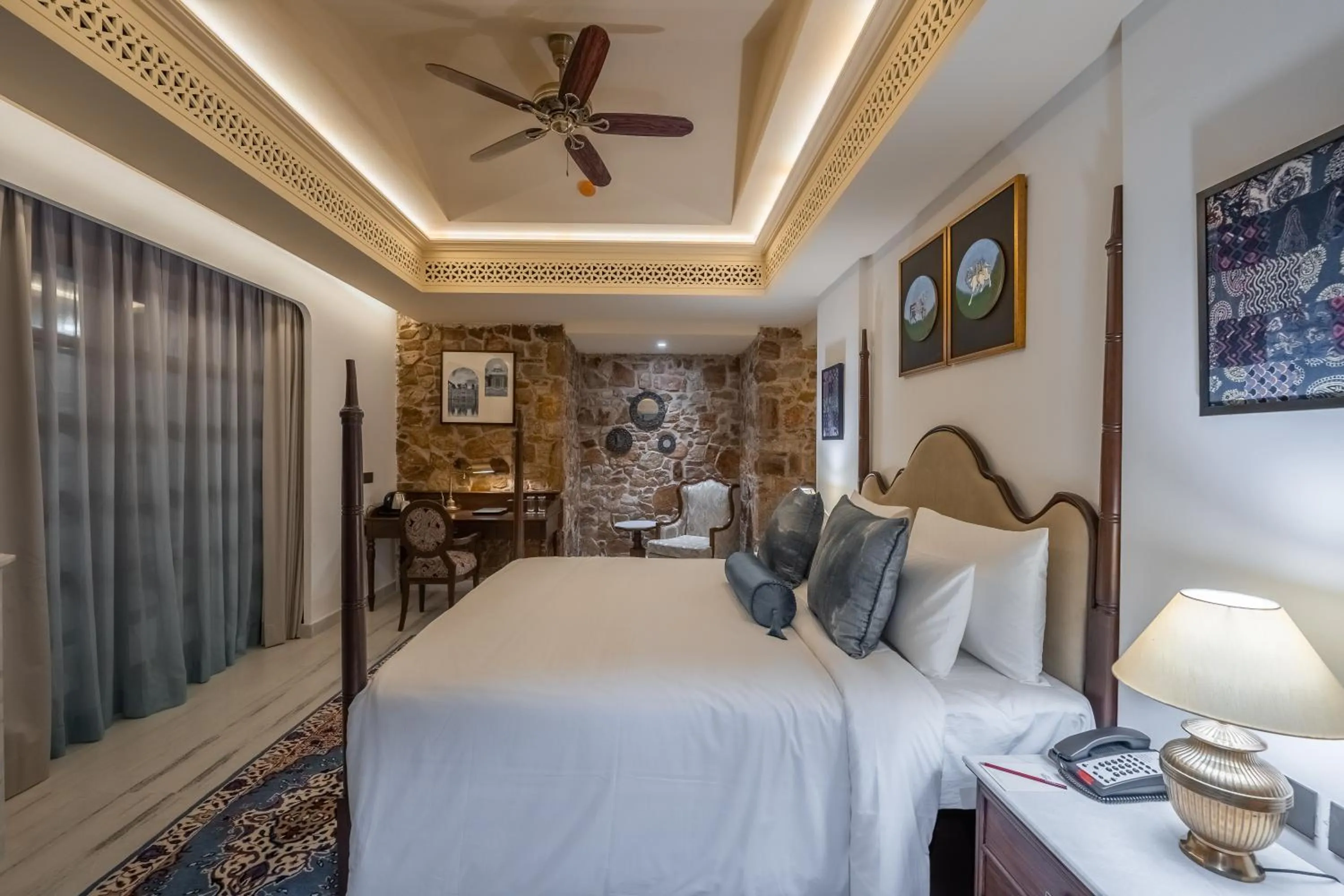 Bedroom, Bed in Juna Mahal Jungle Resort Ranthambore