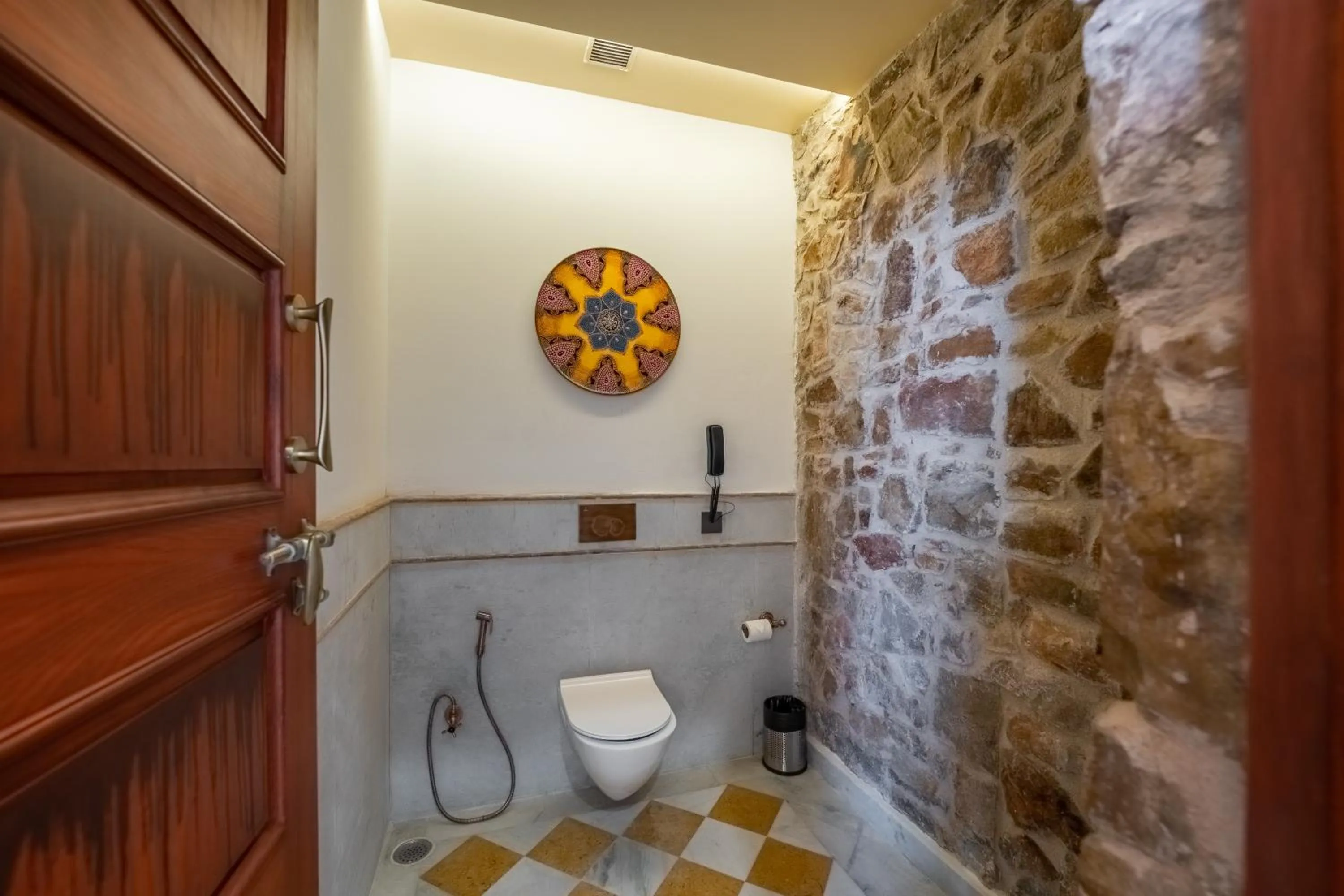 Toilet in Juna Mahal Jungle Resort Ranthambore