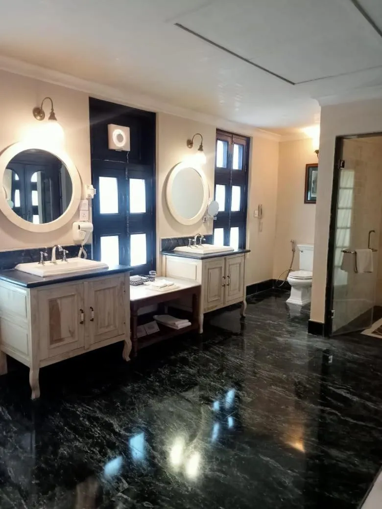 Bathroom in Juna Mahal Jungle Resort Ranthambore