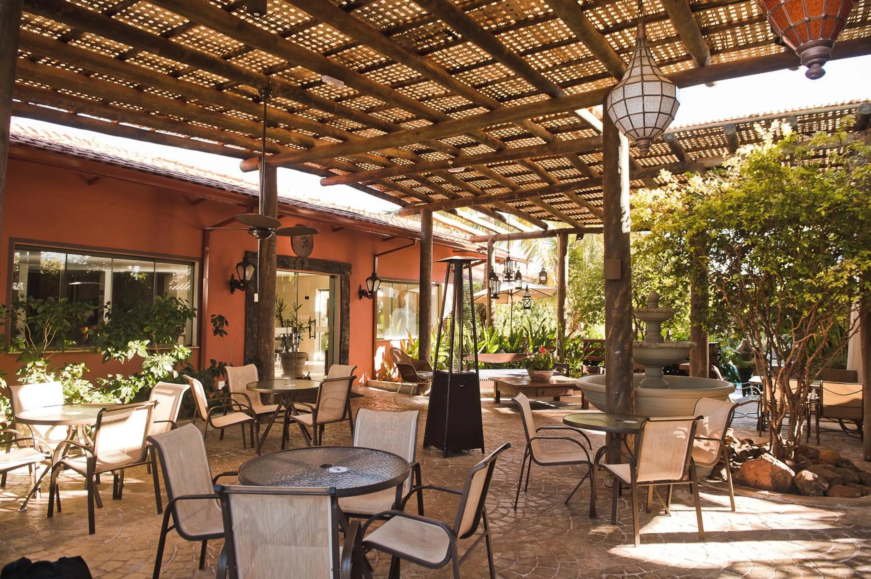 Restaurant/places to eat in Hotel Pousada Ourinhos