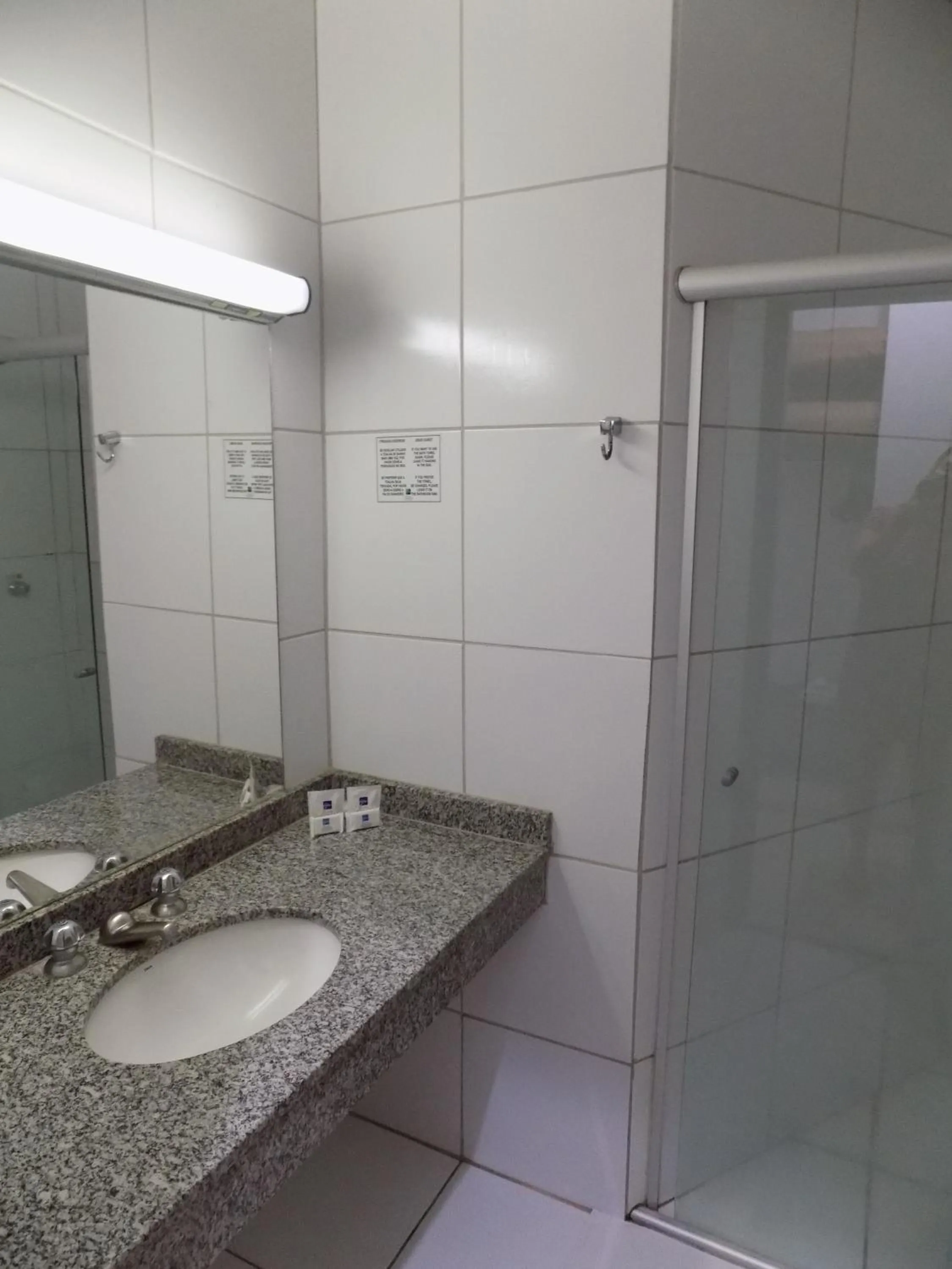 Bathroom in Hotel Pousada Ourinhos