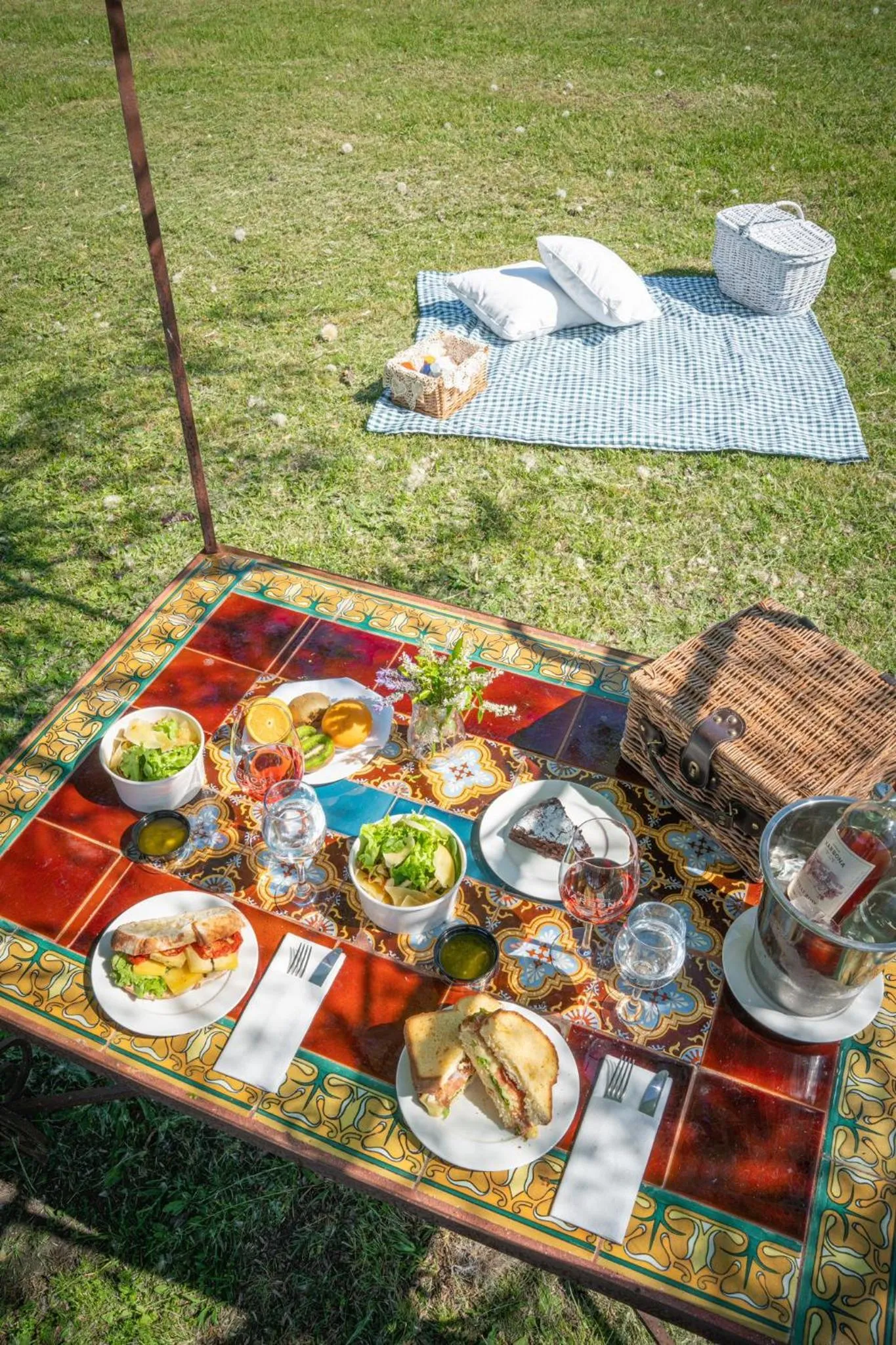 Food and drinks in Narbona Wine Lodge