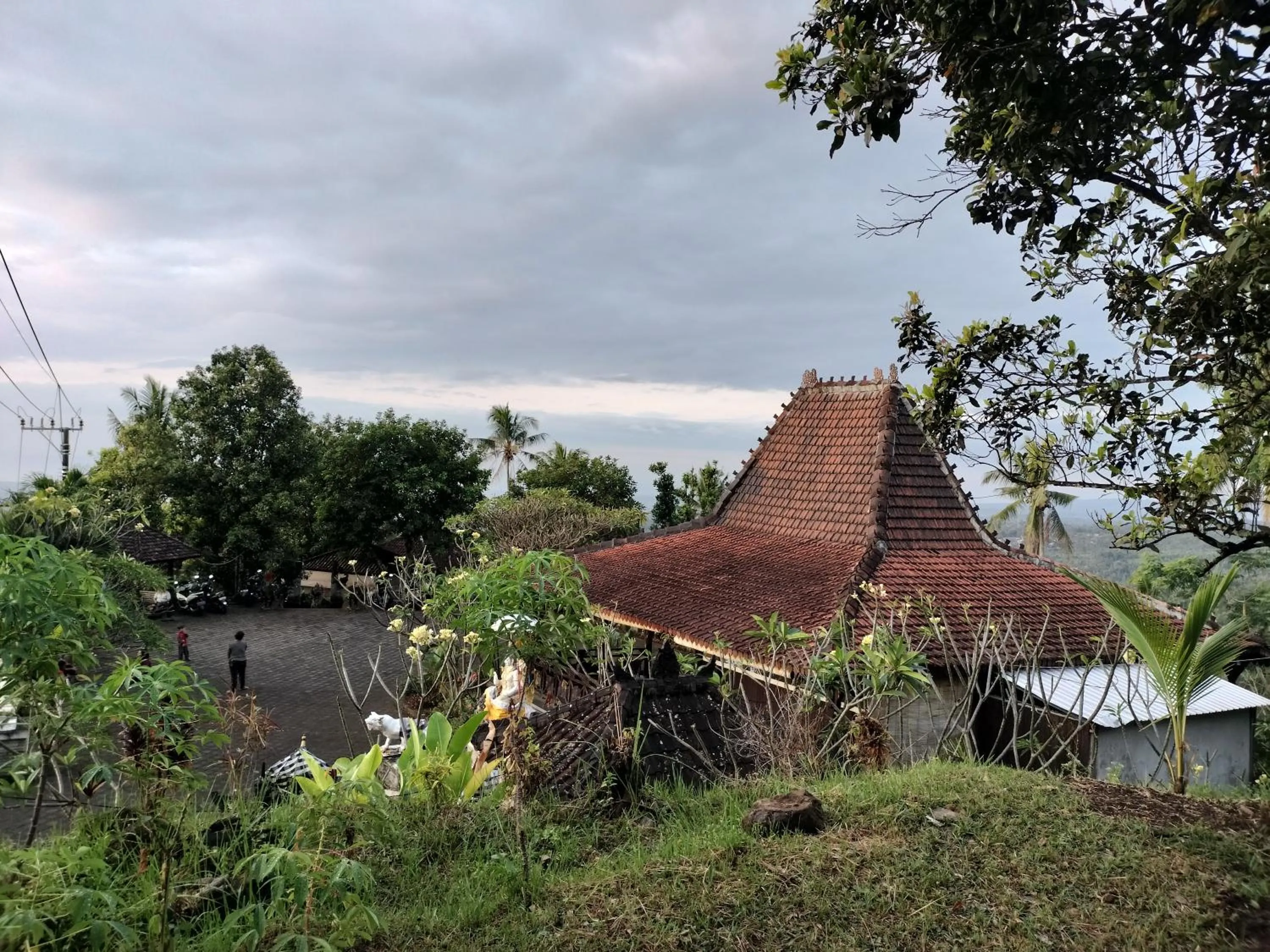 Property building in D'kailash Retreat