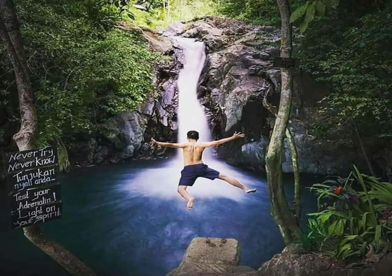 Nearby landmark in D'kailash Retreat