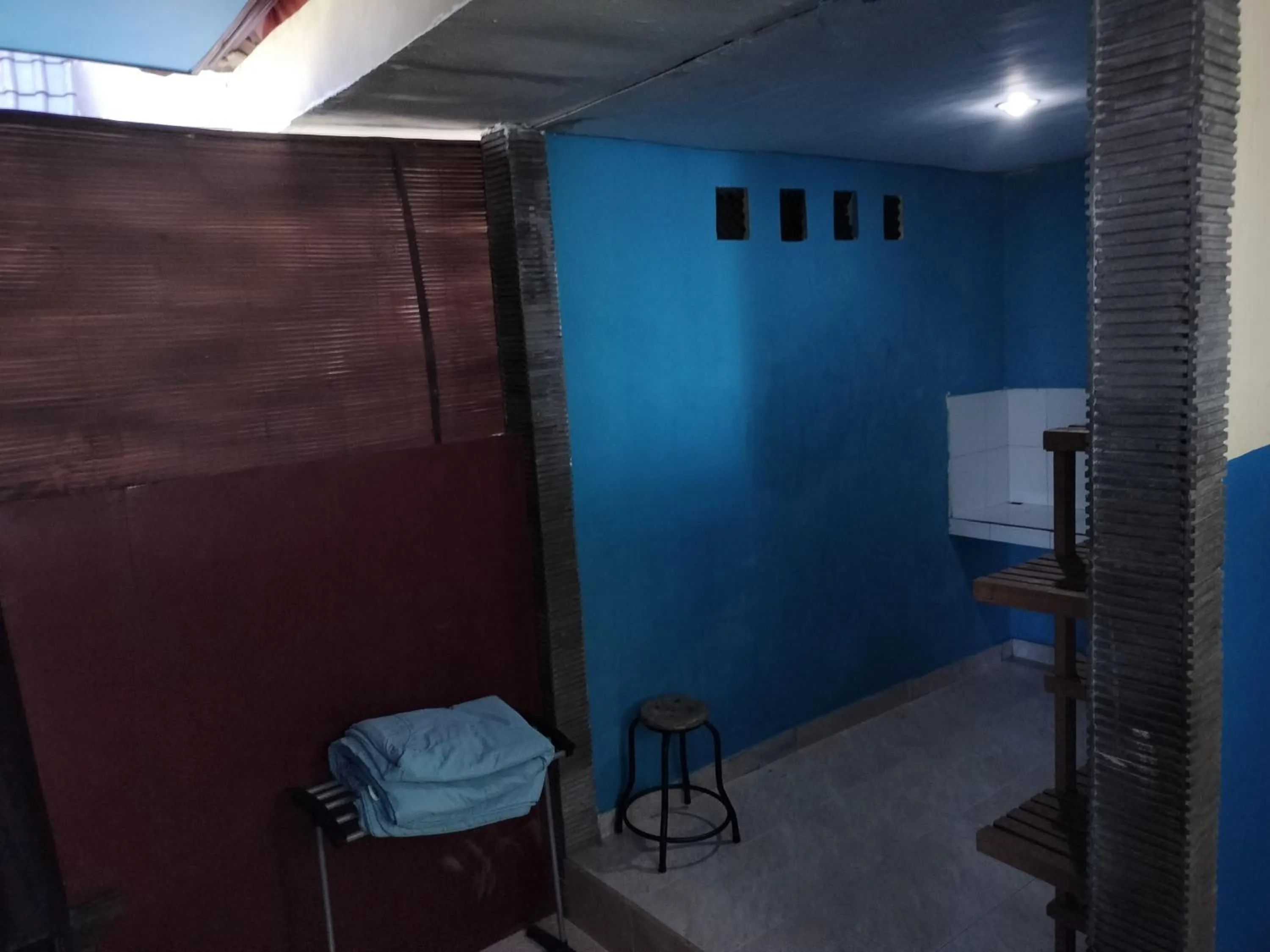 Photo of the whole room in D'kailash Retreat