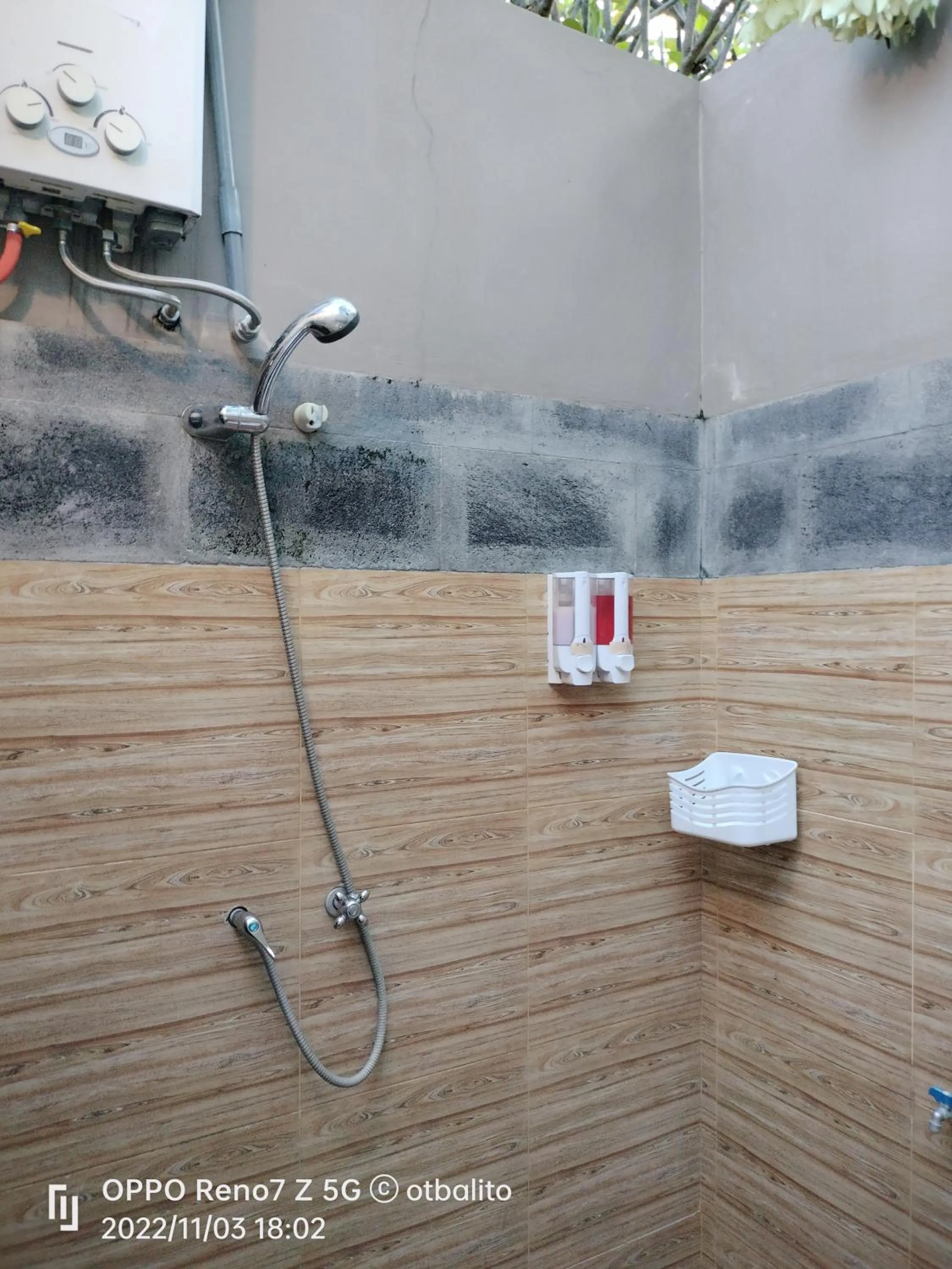 Shower in D'kailash Retreat