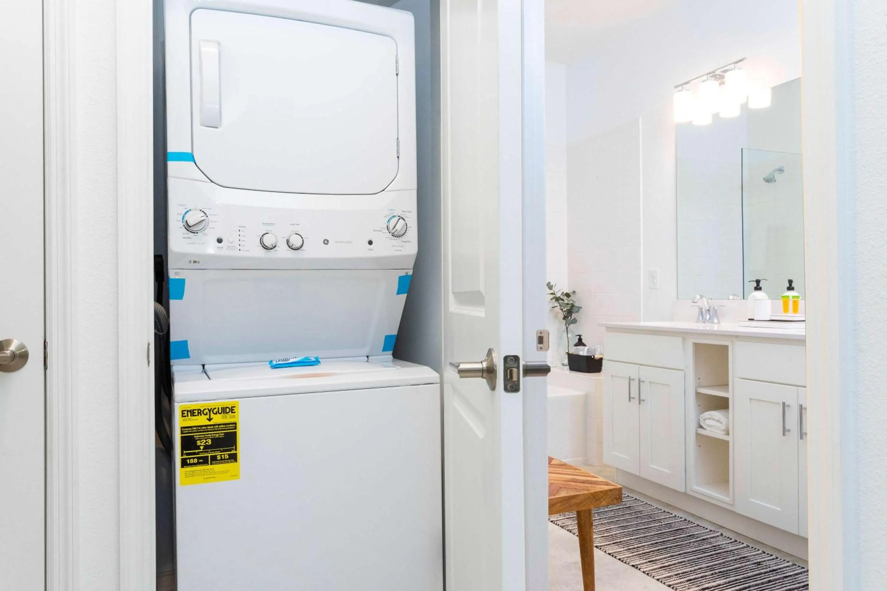 Gorgeous 2Bd Apto Close to Disney @ Storey Lake 404 3191