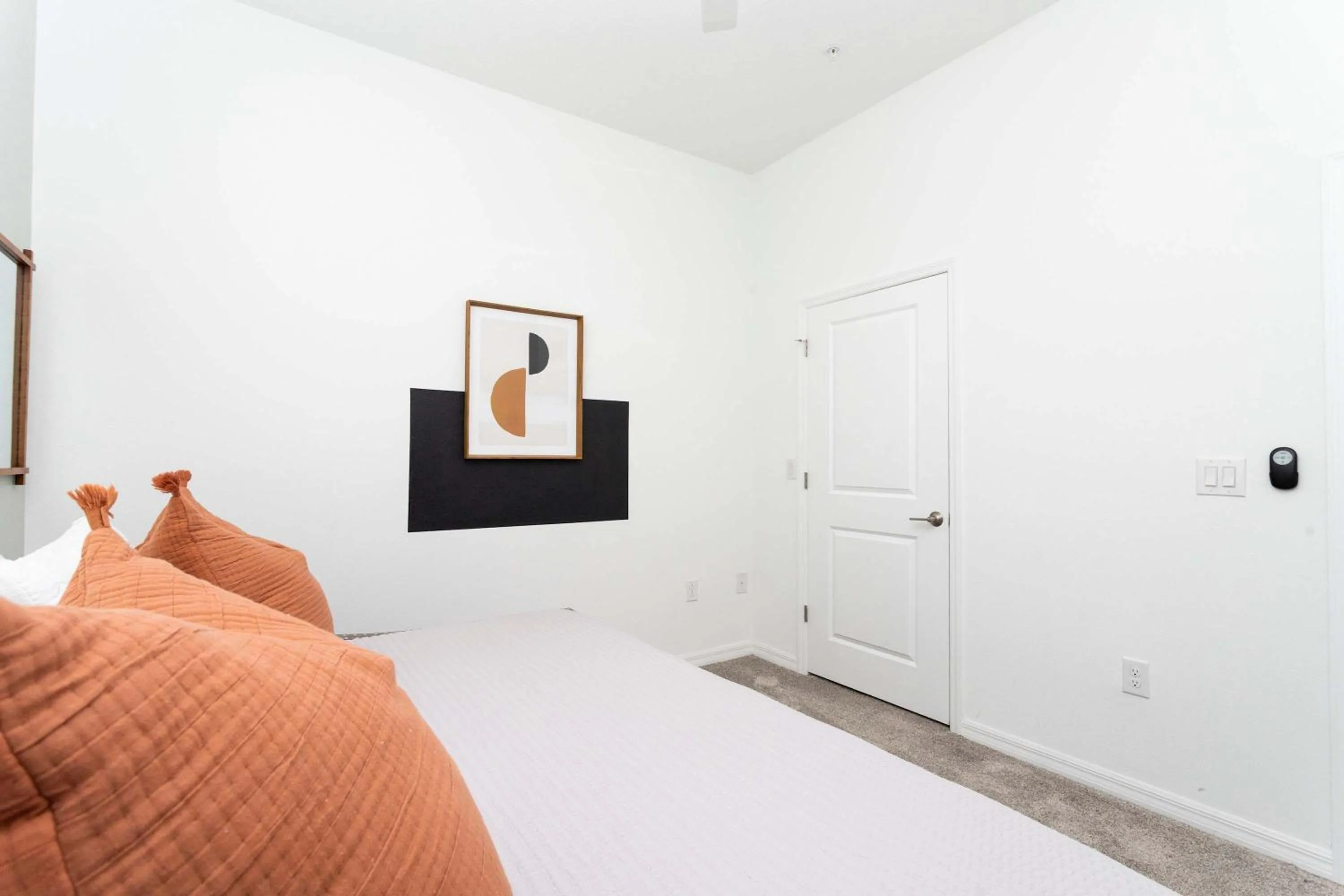 Bed in Gorgeous 2Bd Apto Close to Disney @ Storey Lake 404 3191