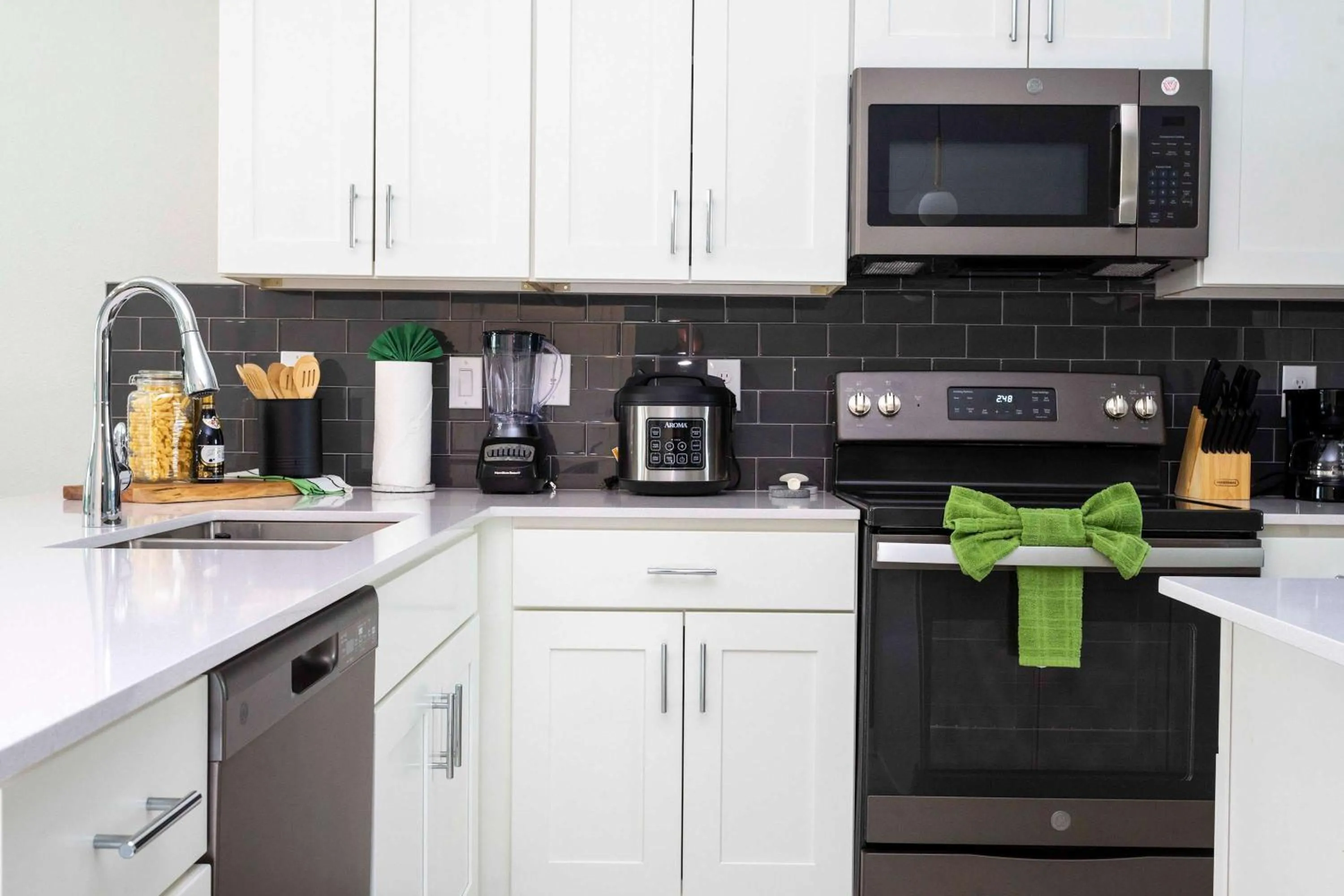 Gorgeous 2Bd Apto Close to Disney @ Storey Lake 404 3191