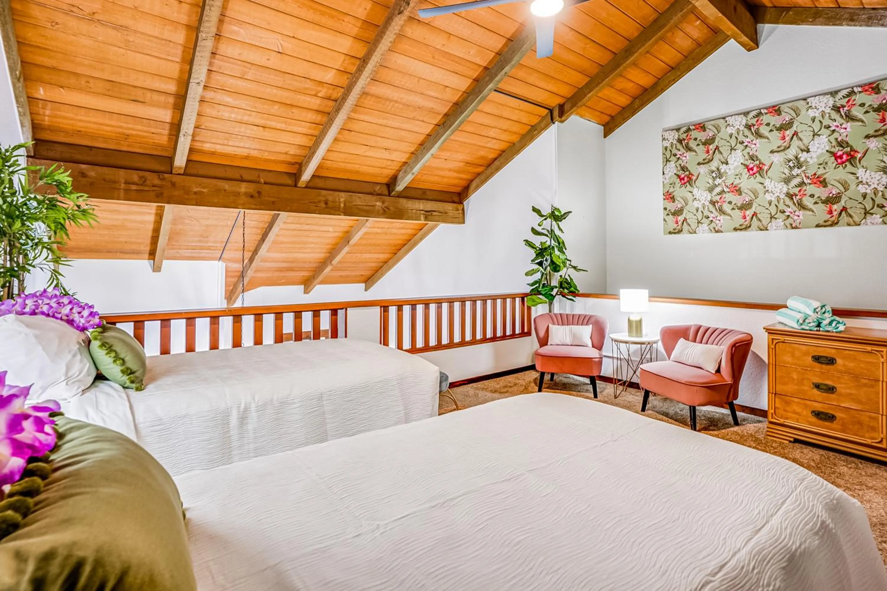 Bed in Waikomo Stream Villas 132