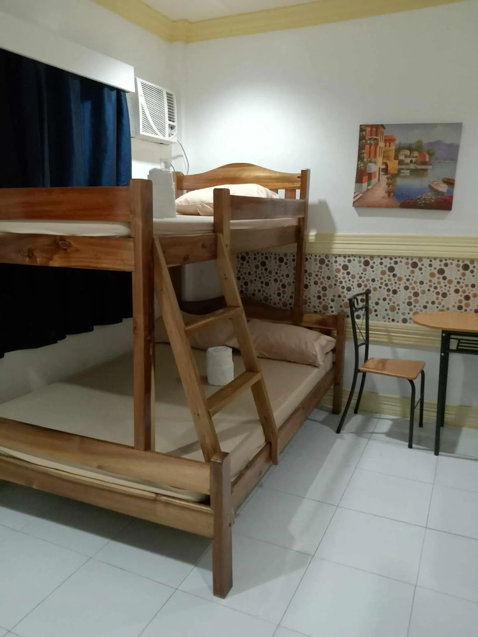 Bedroom in Bountiful Inn