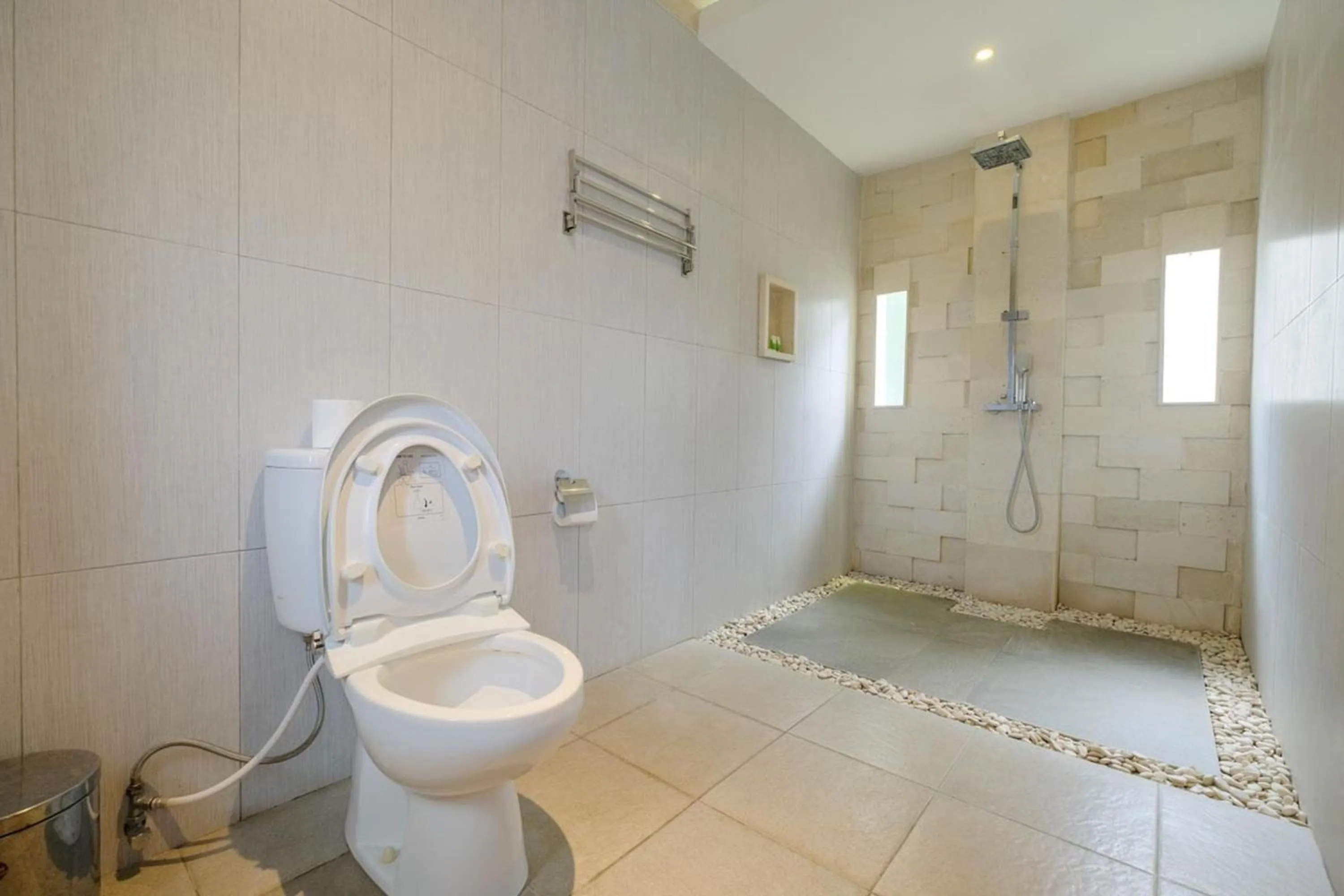 Shower in Dinar Hills Ungasan by The Lavana