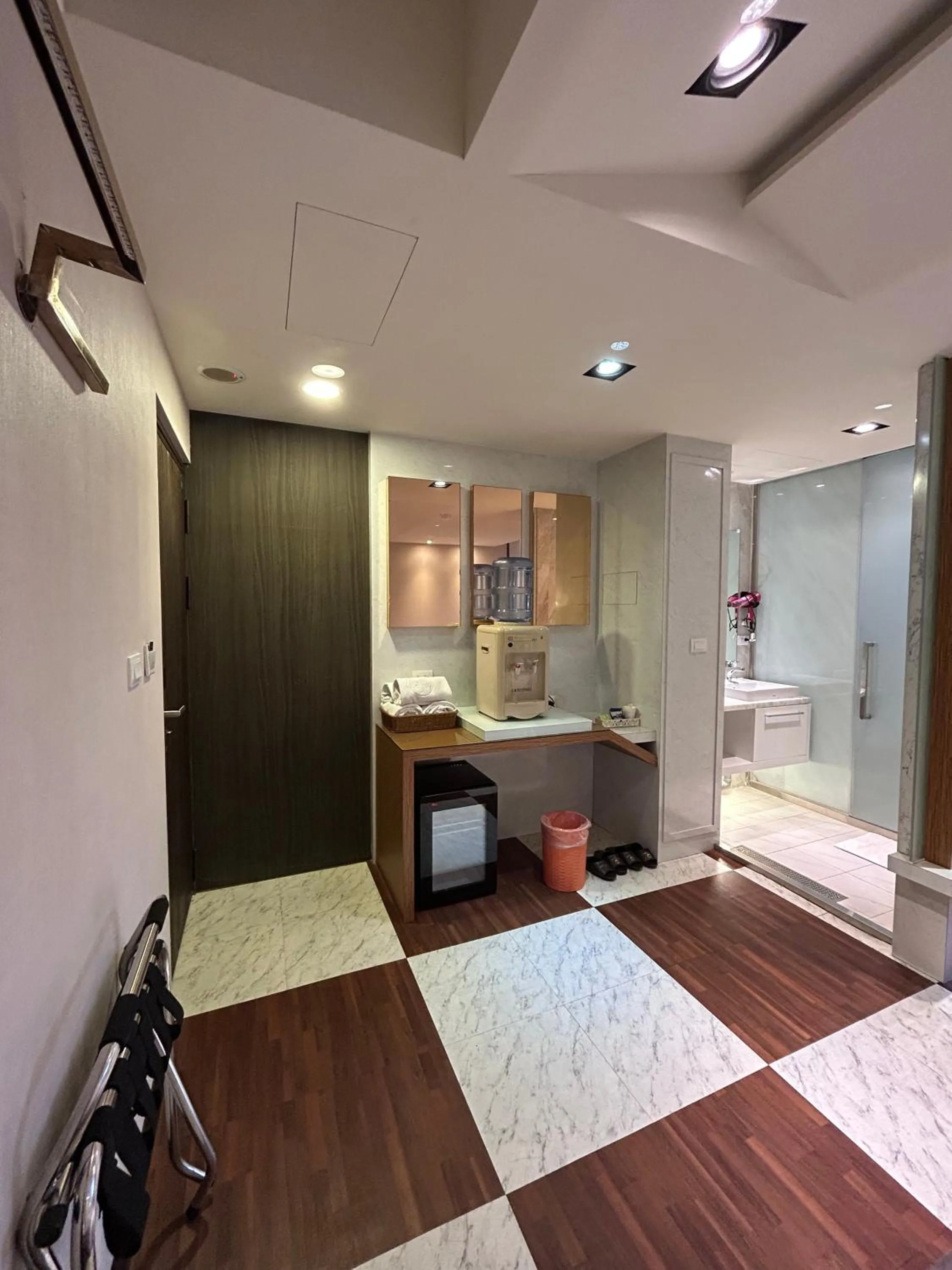 minibar in Benz Hotel