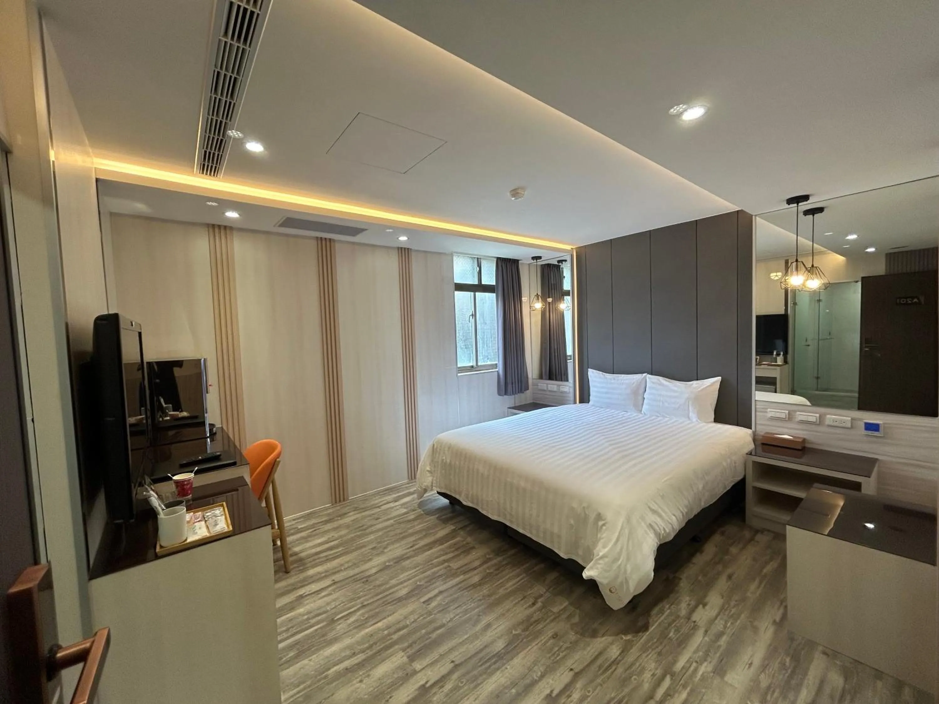 Photo of the whole room, Bed in Benz Hotel