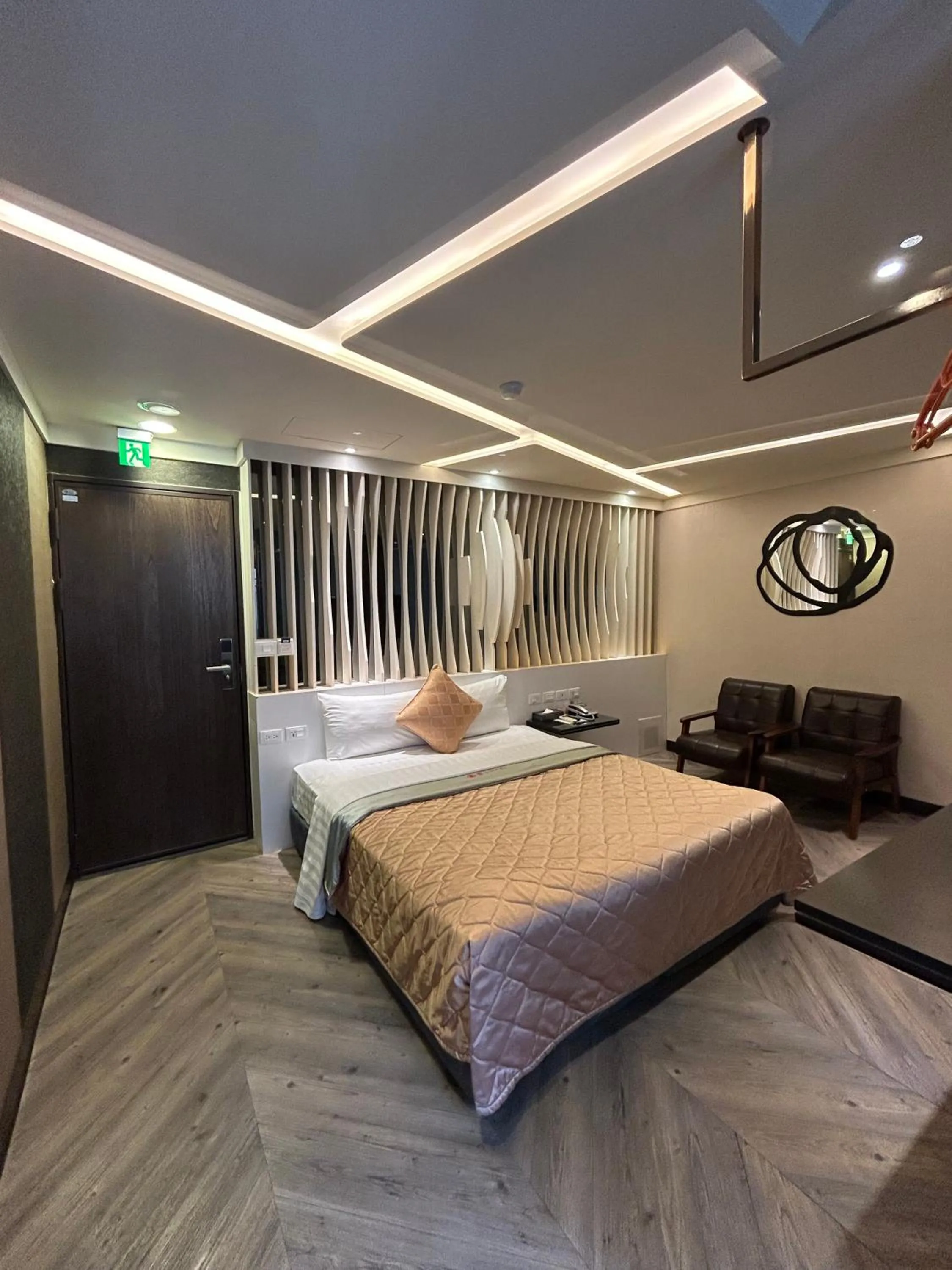 Photo of the whole room, Bed in Benz Hotel