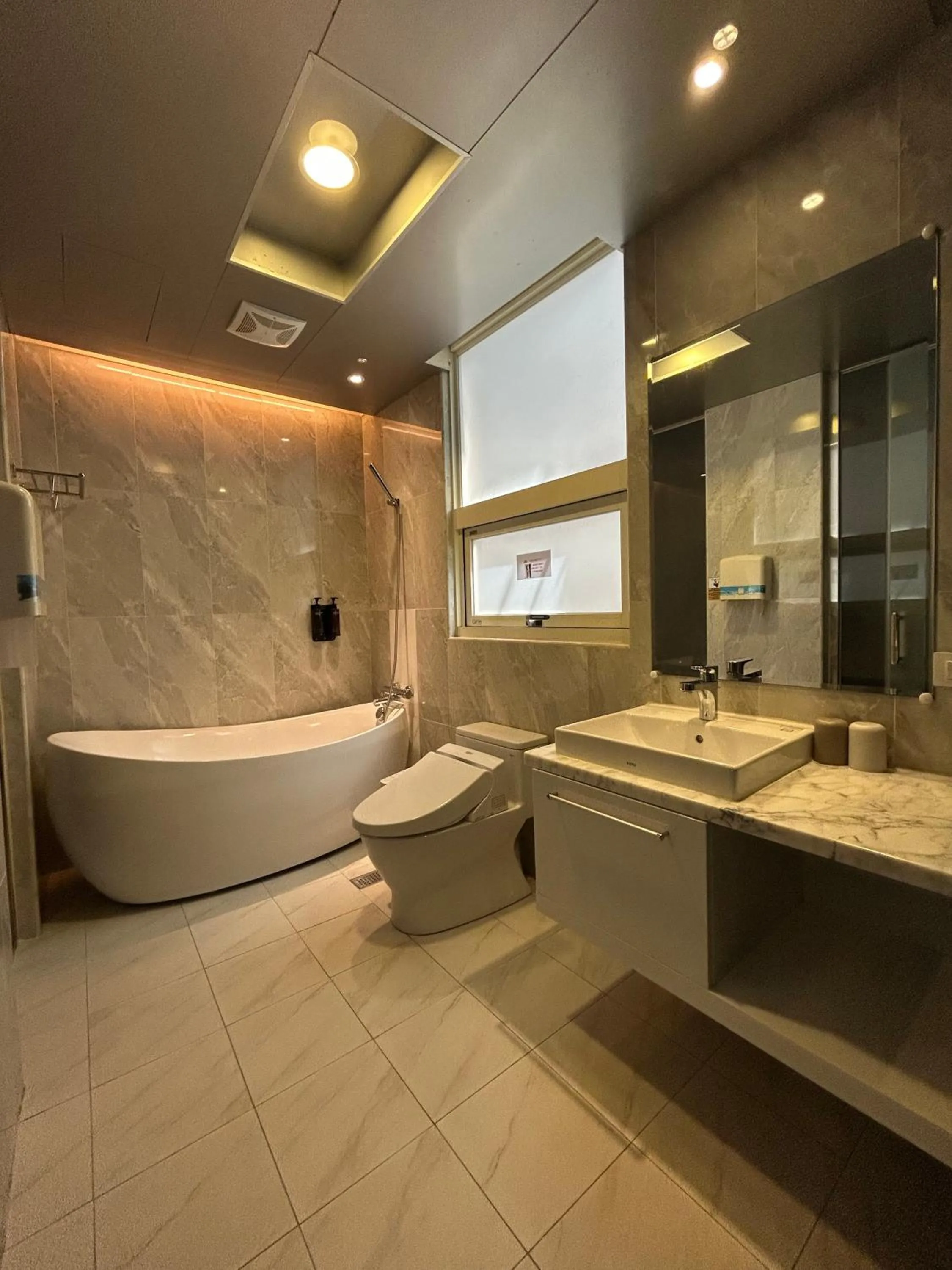 Shower in Benz Hotel