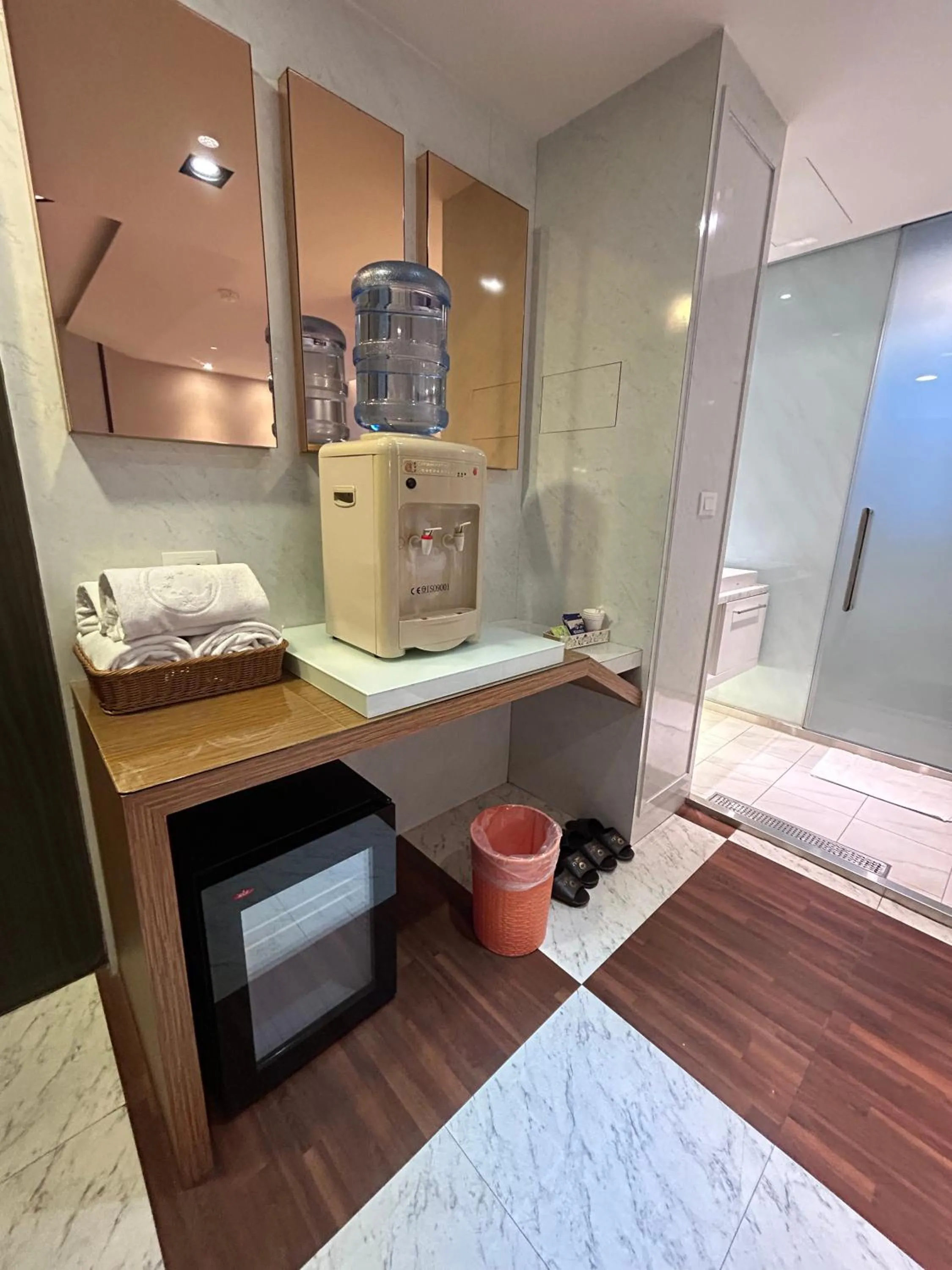 minibar in Benz Hotel