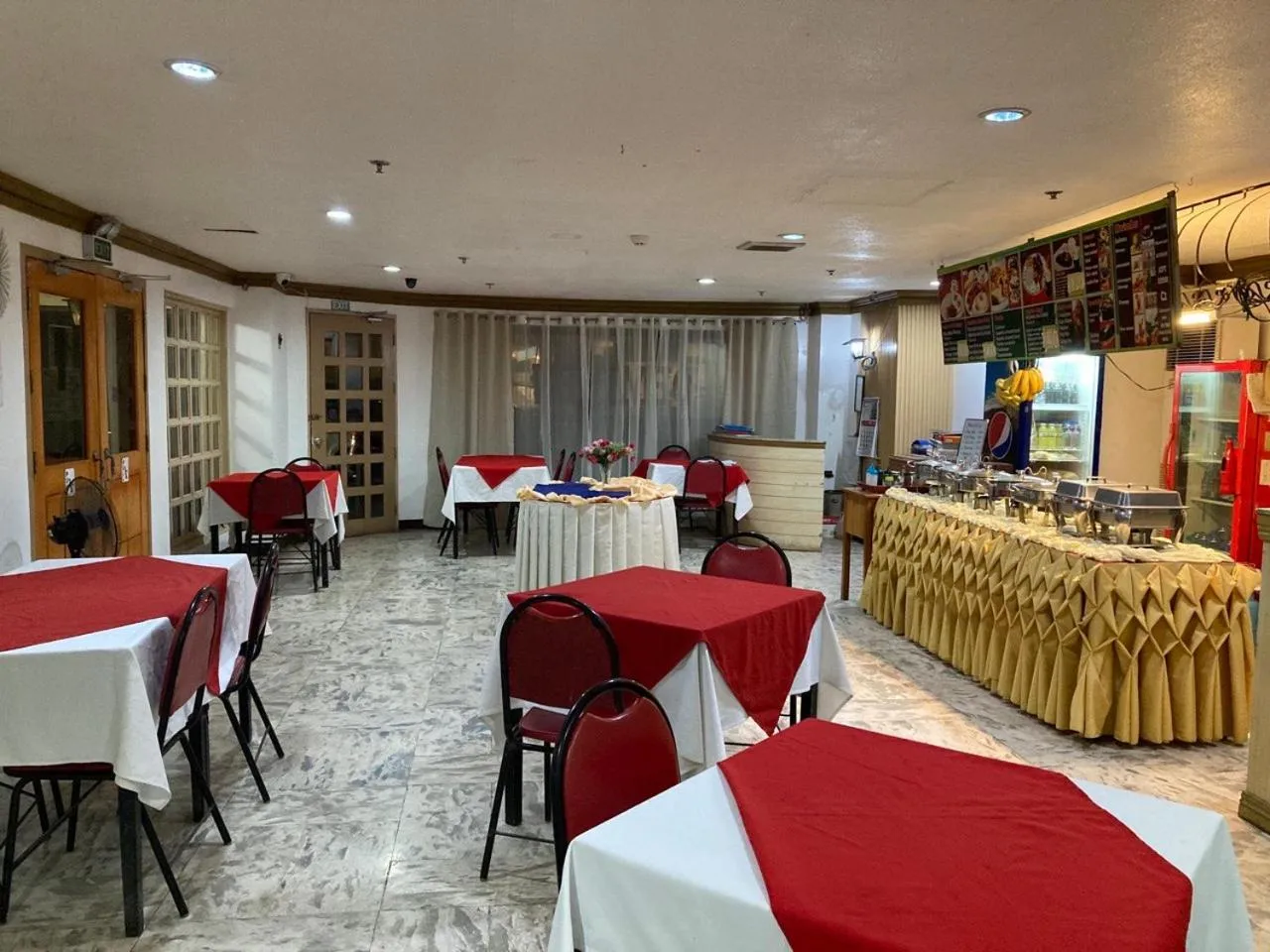 Restaurant/places to eat in Demiren Hotel