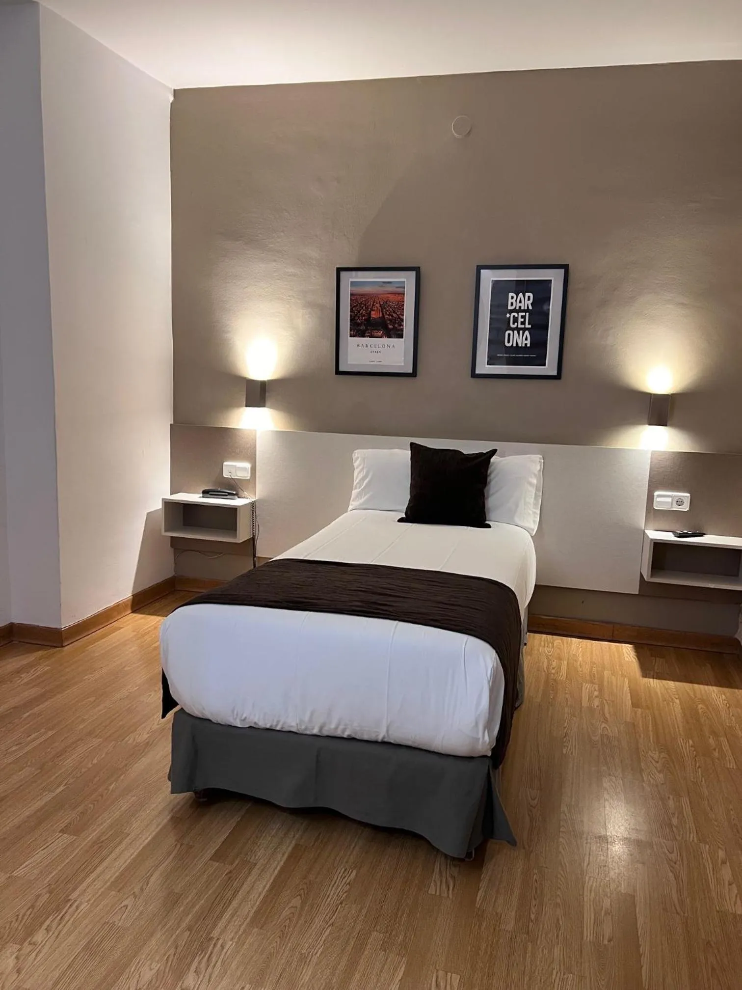 Photo of the whole room, Bed in Hotel Travessera