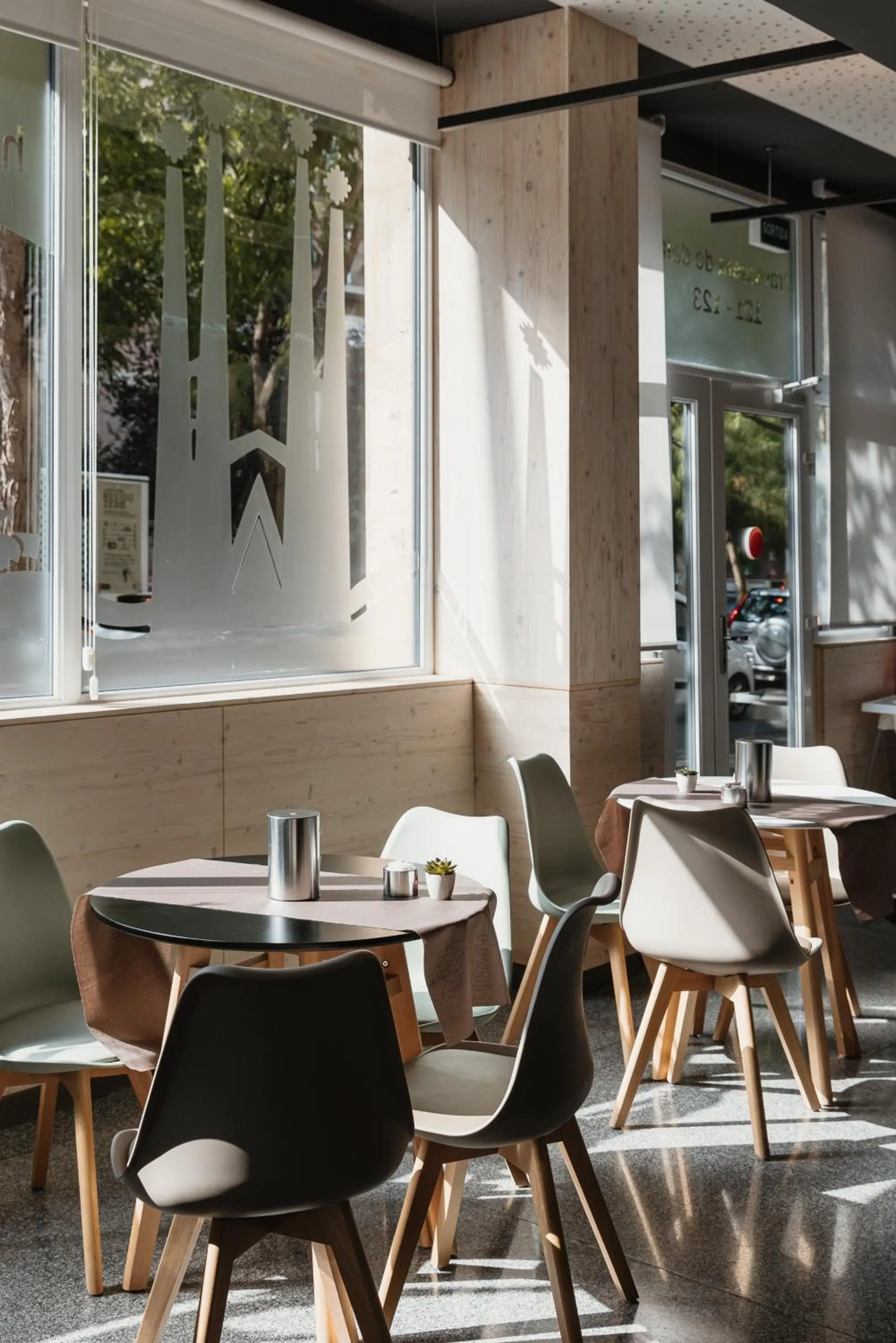 Restaurant/places to eat in Hotel Travessera