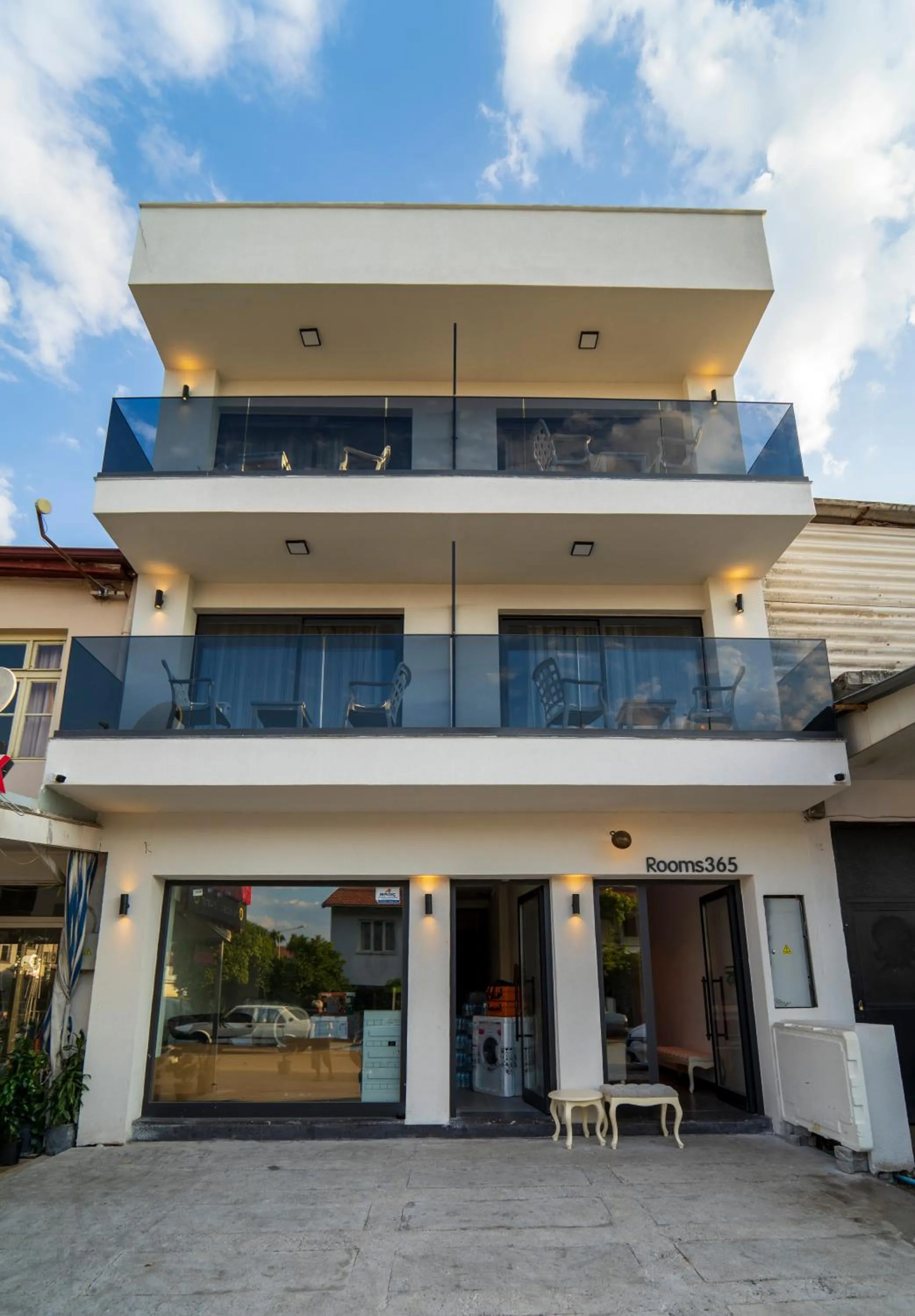 Property building in Rooms365